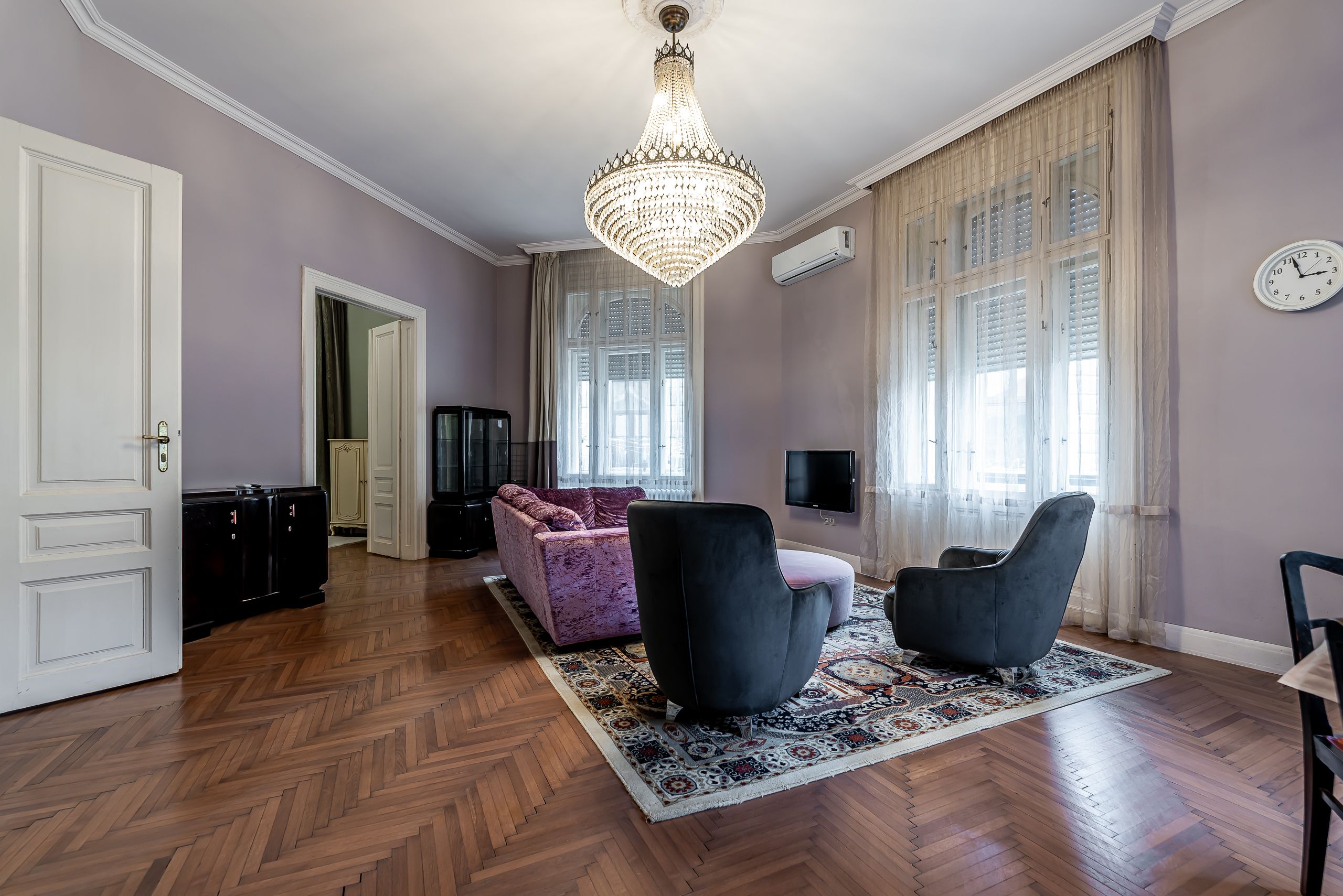 Apartament spatios cu 3 camere de LUX pe Metianu Comision 0