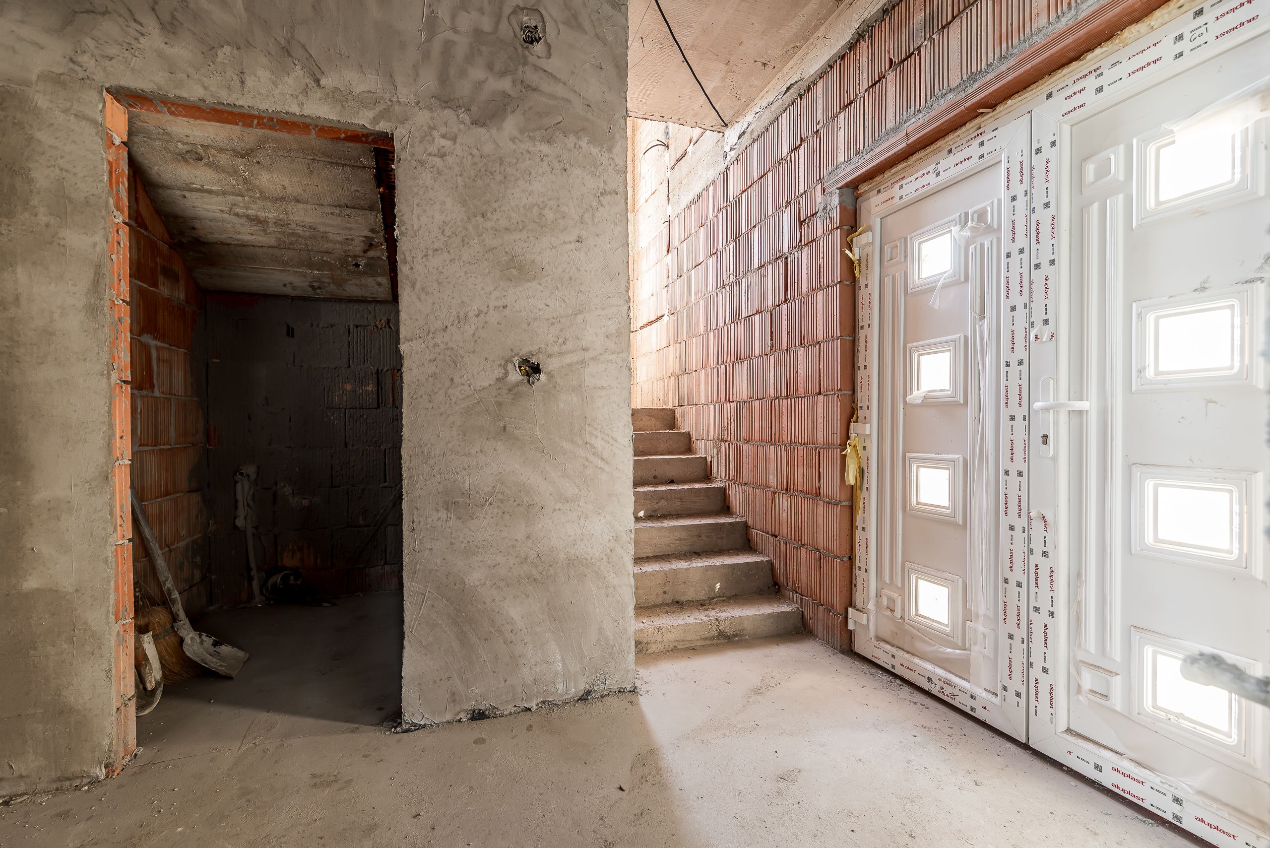Casă nouă cu etaj semifinalizată, zonă liniștită în Aradul Nou — fotografia 5