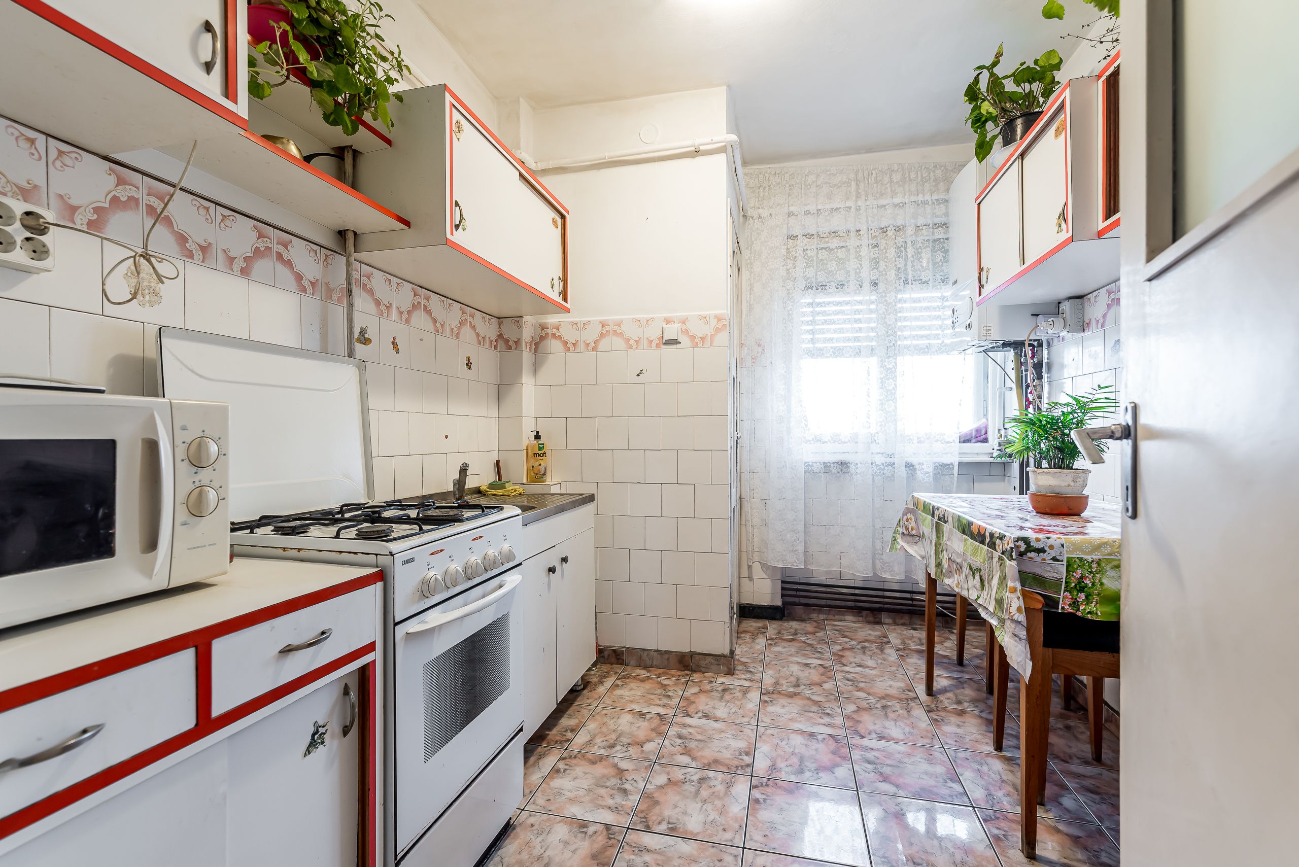 Apartament cu 4 camere decomandat cu vedere panoramica — fotografia 4