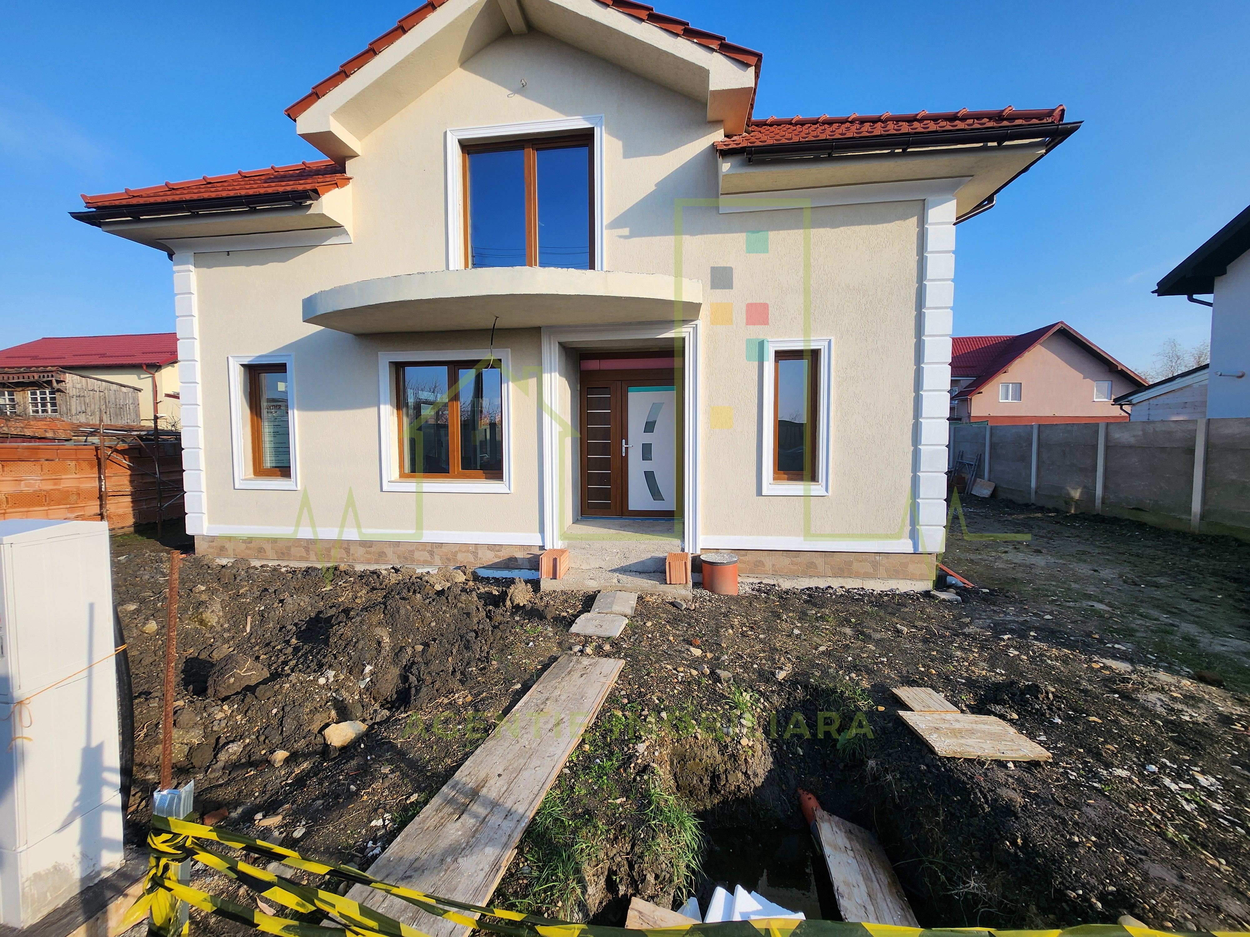 Casa Individuala. Asfalt si toat...