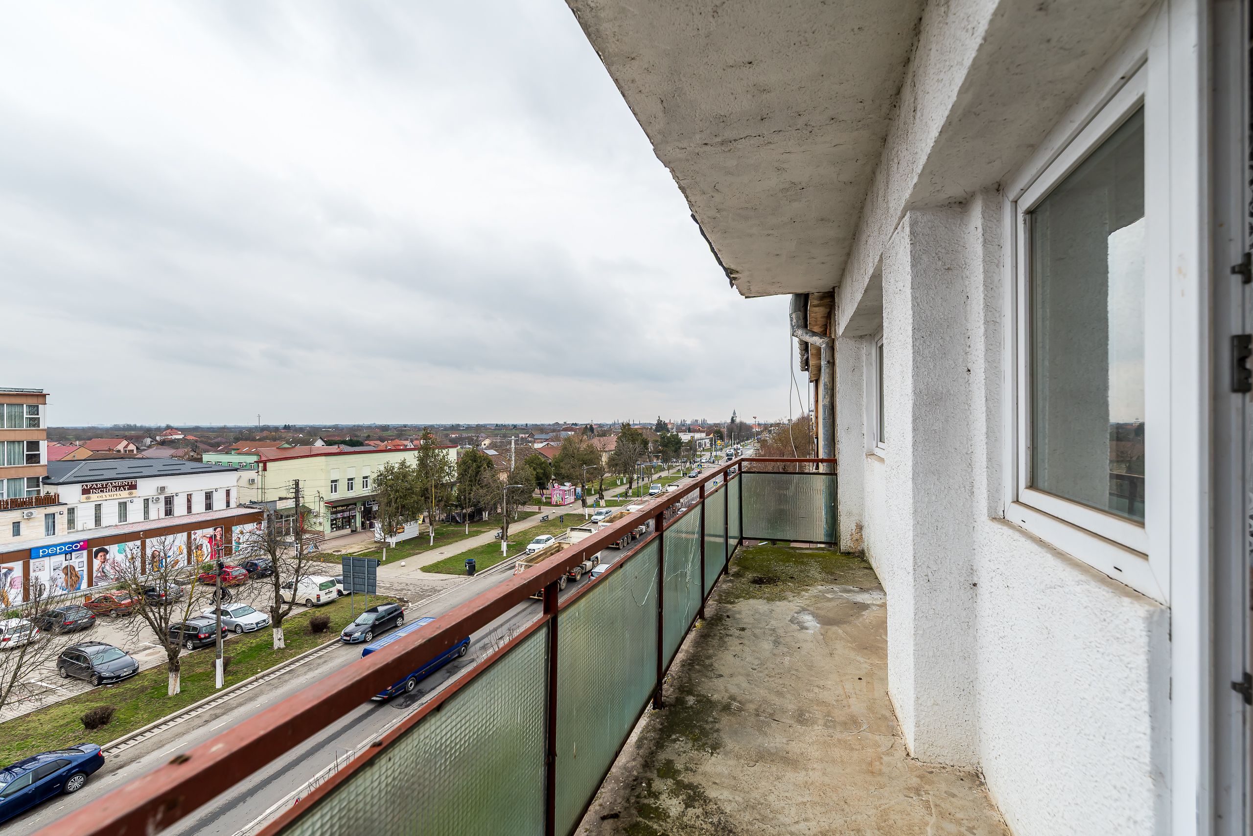 Apartament spatios in centrul orasului Chisineu Cris — fotografia 7