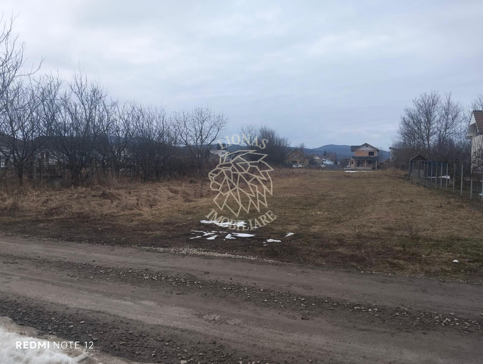 Teren 1750 mp-ideal casa P+2-zona linistita-Unirea