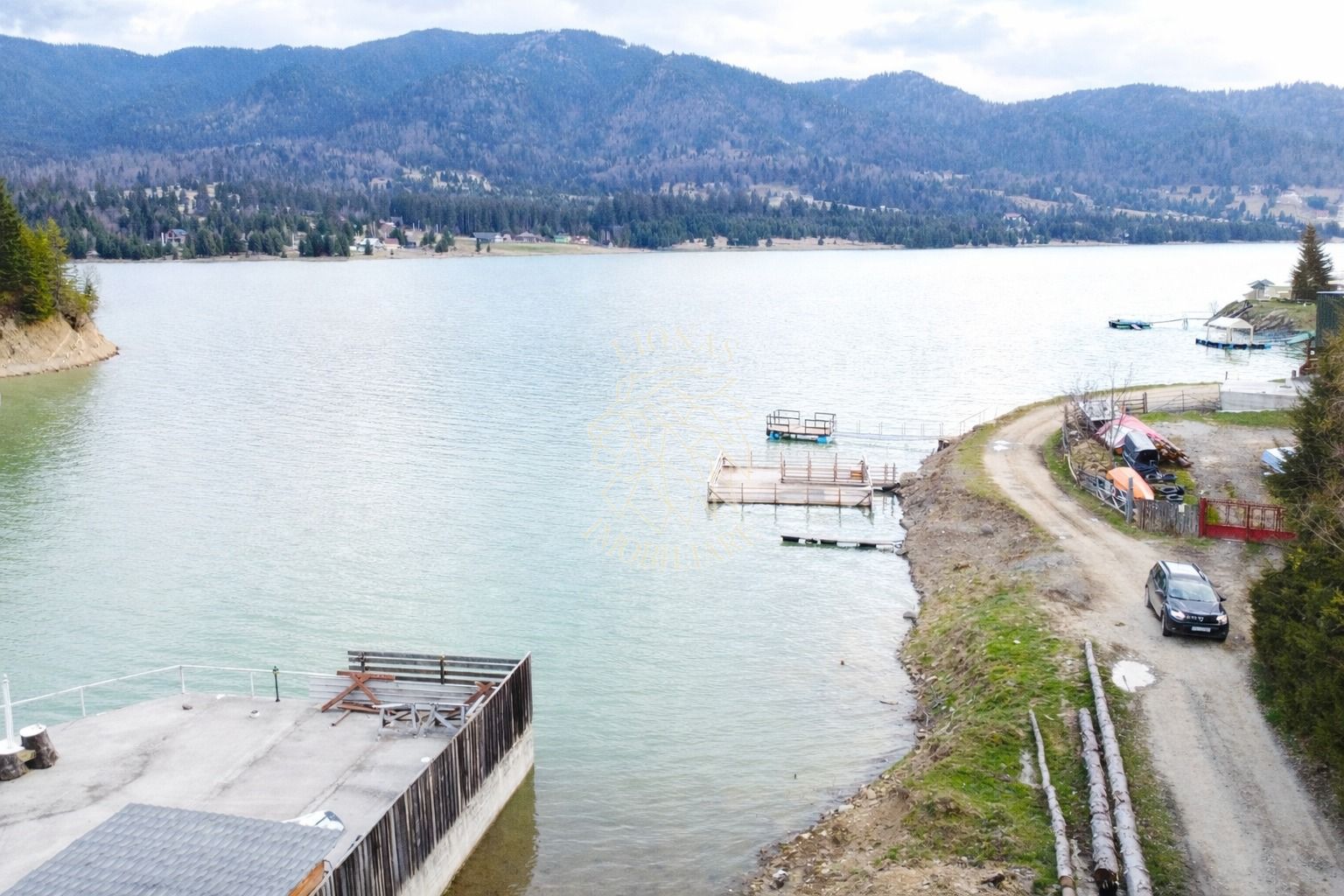 Teren 5164 mp-ideal pensiune, cabane, restaurant-30 m de Lac Colibita