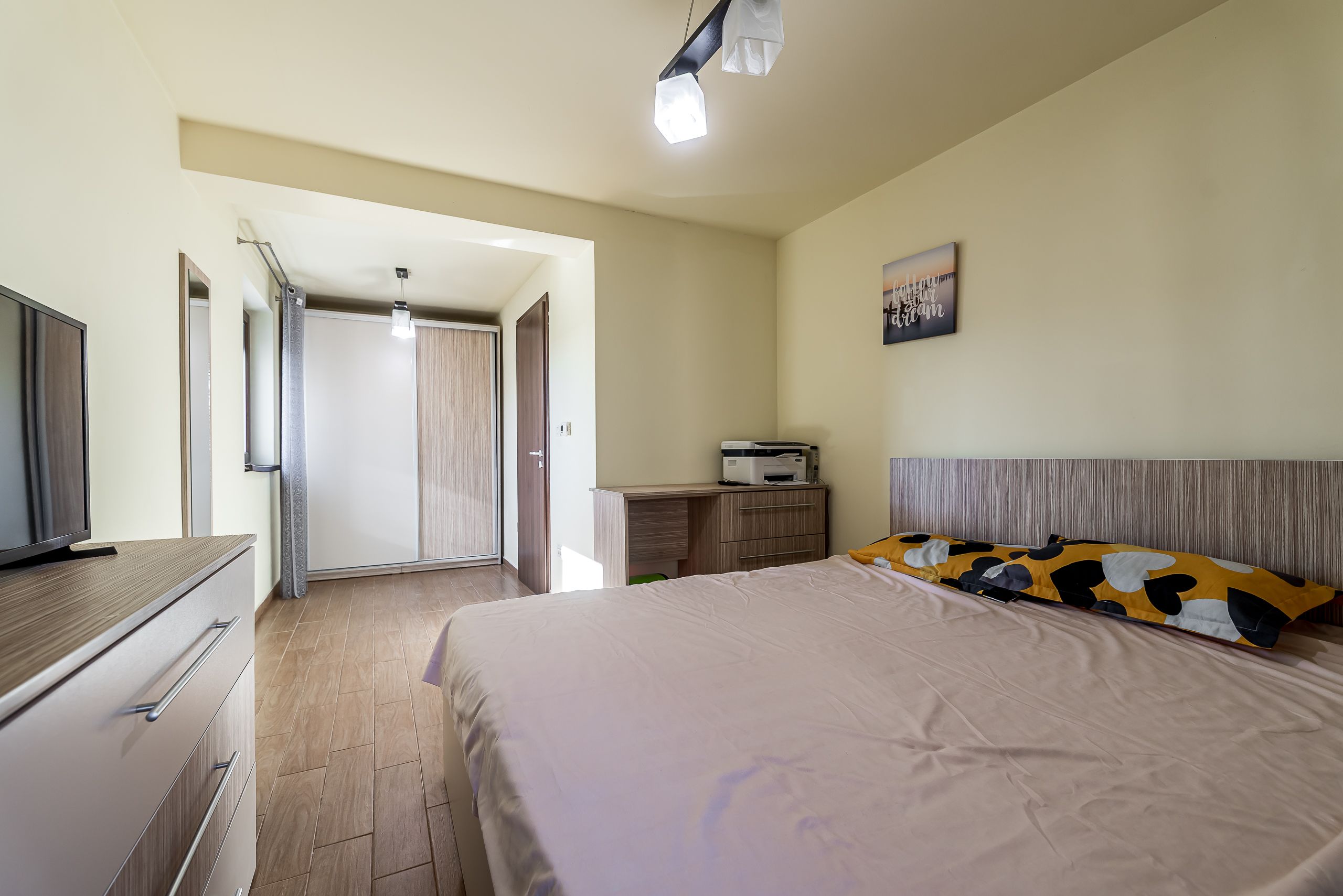 Imagine 13 - Casă cu5 camere, teren 720 mp, fotovoltaice 13 kW, Aradul Nou