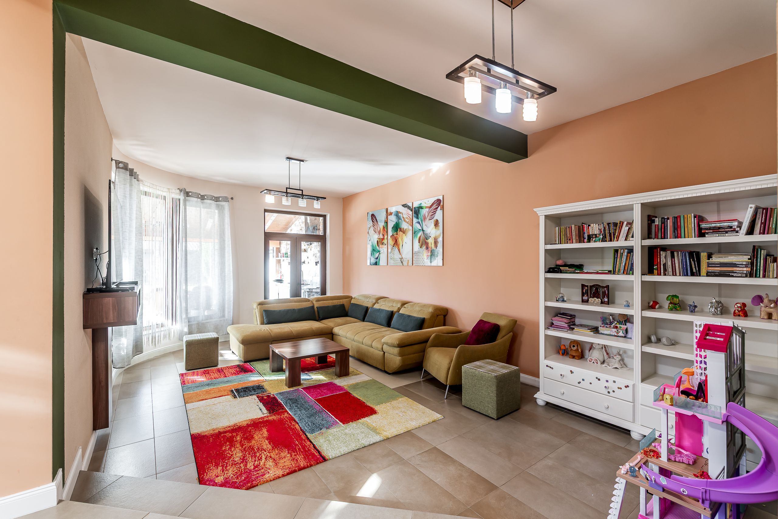 Casă cu5 camere, teren 720 mp, fotovoltaice 13 kW, Aradul Nou — fotografia 5