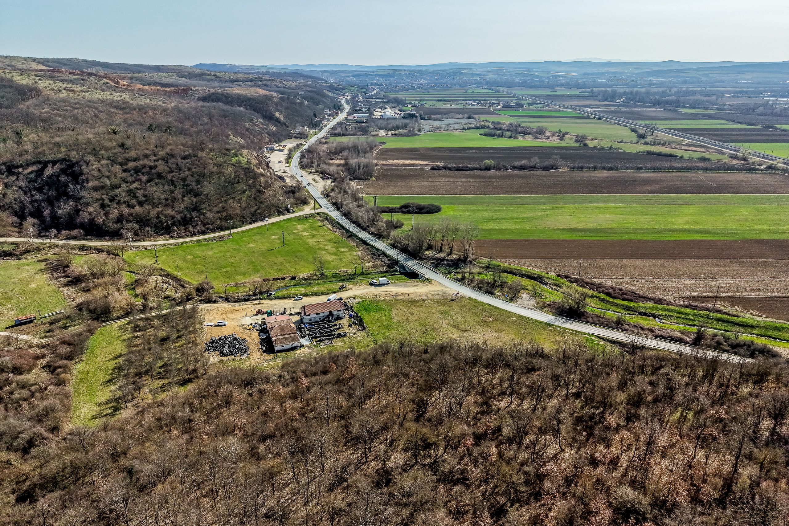 1,2 ha teren comercial/industrial cu hale in Baratca Paulis Arad — fotografia 4