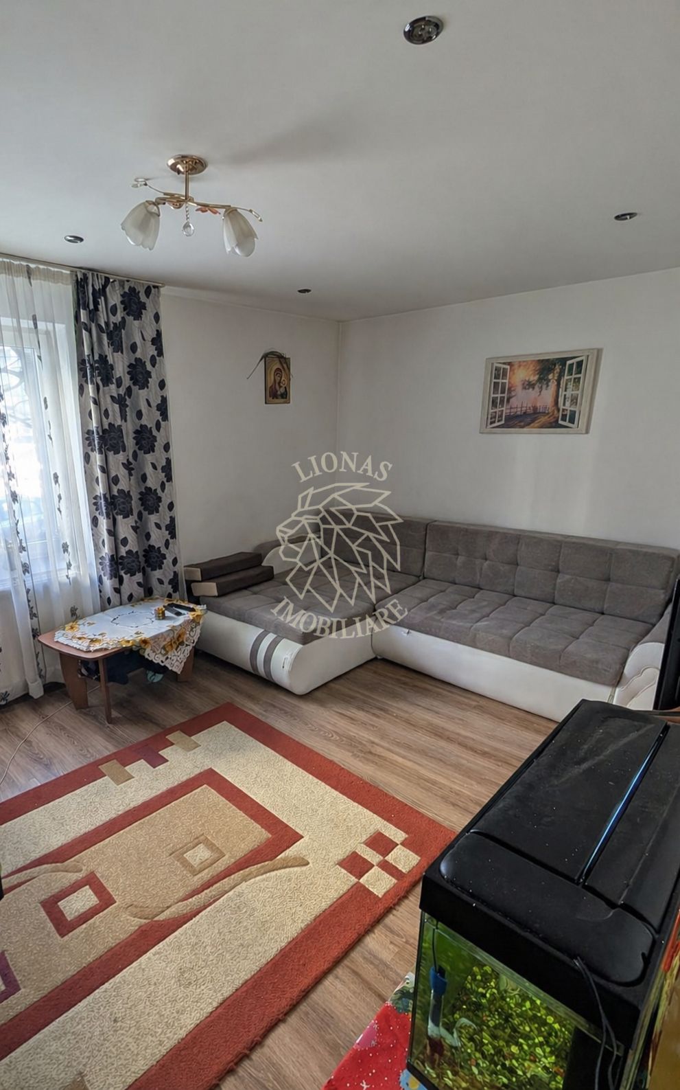 Apartament 2 camere 50 mp-parter inalt-2 parcari-Zona Imp. Traian