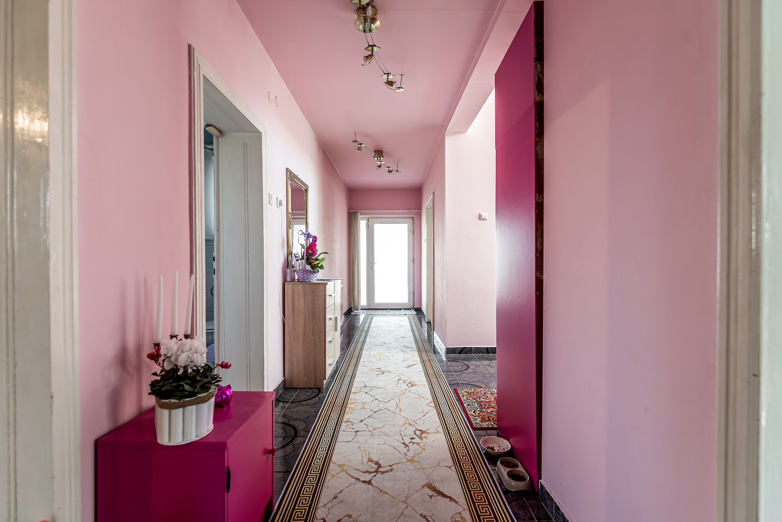 Casă spațioasă în mijlocul orasului, Str. Constantin Brâncuși — fotografia 9