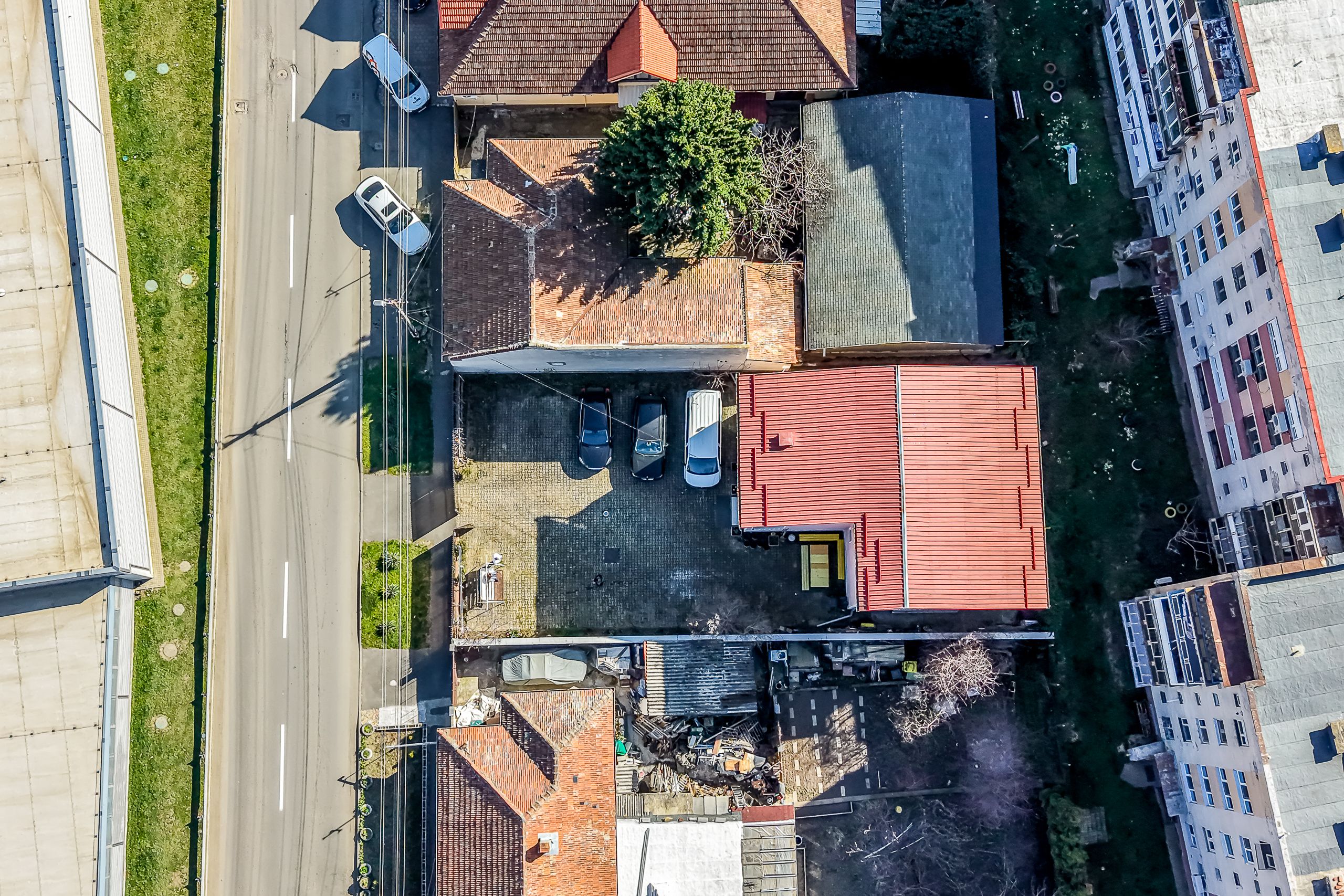 Casă spațioasă în mijlocul orasului, Str. Constantin Brâncuși — fotografia 8