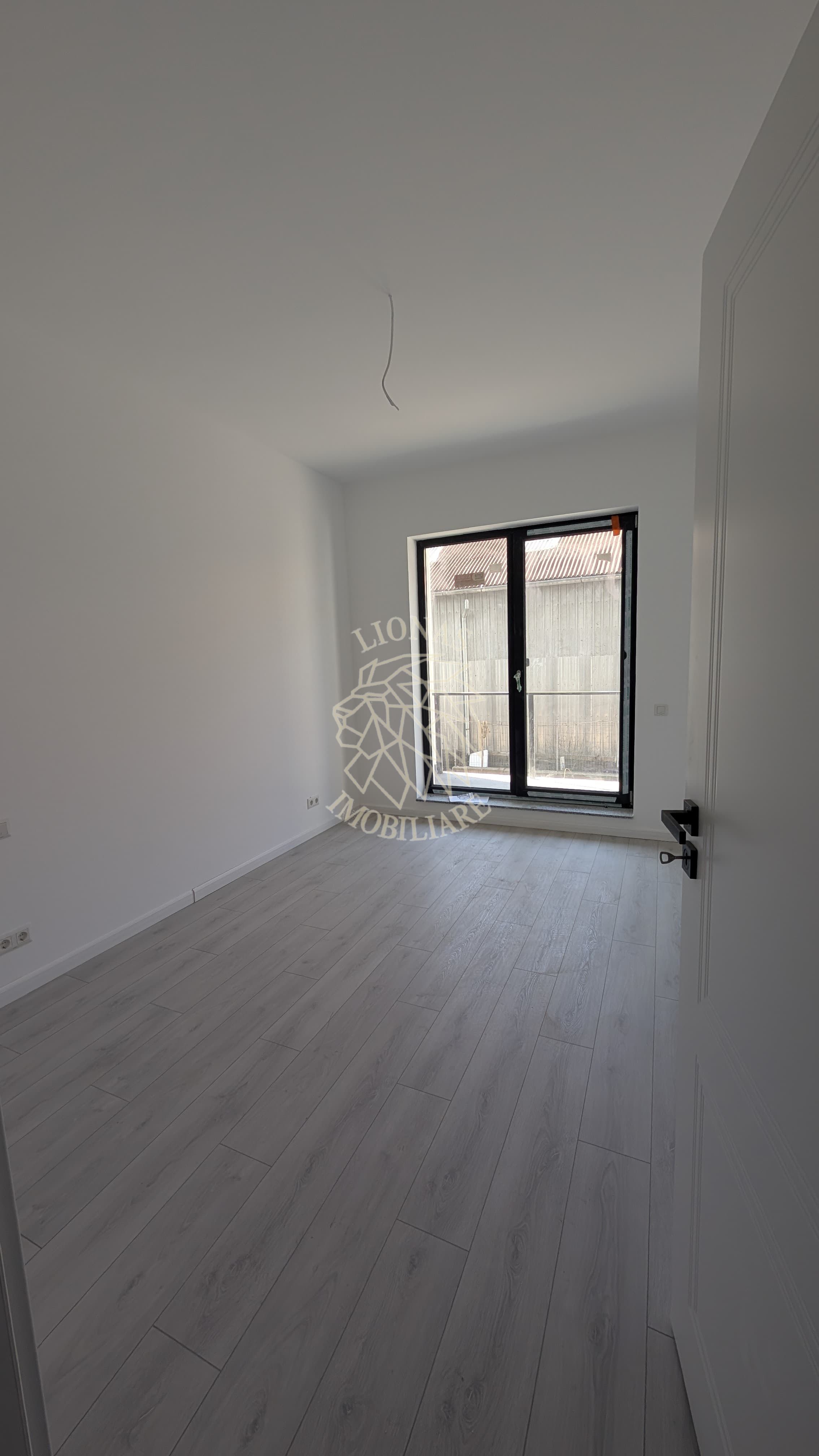 COMISION 0%! Apartament o camera-balcon-etaj 1-lift-Zona Terra