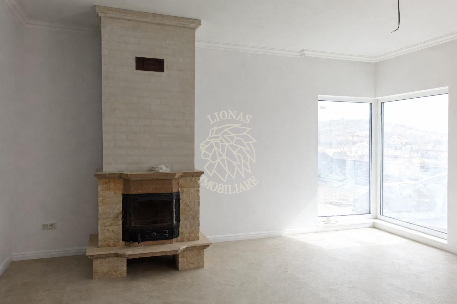 Casa Finisata 4 camere-teren 550 mp-curte amenajata-Valea Rusului