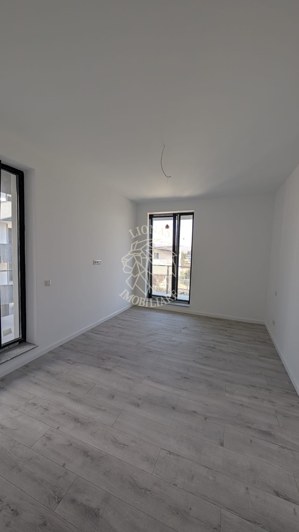 COMISION 0%! Apartament 3 camere-balcon 22 mp-etaj 2-Zona Terra