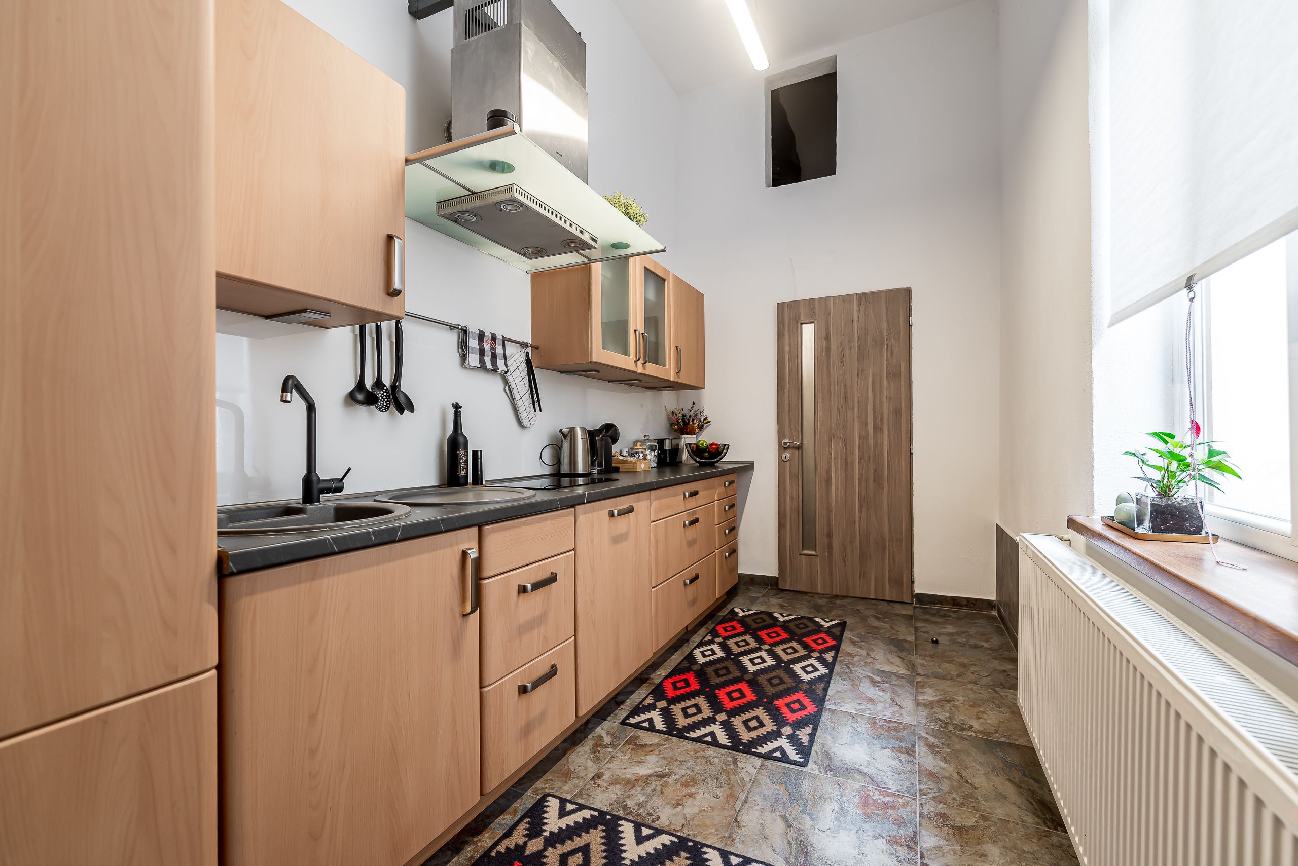 90 mp, două niveluri, complet mobilat și ultracentral, în Arad — fotografia 7