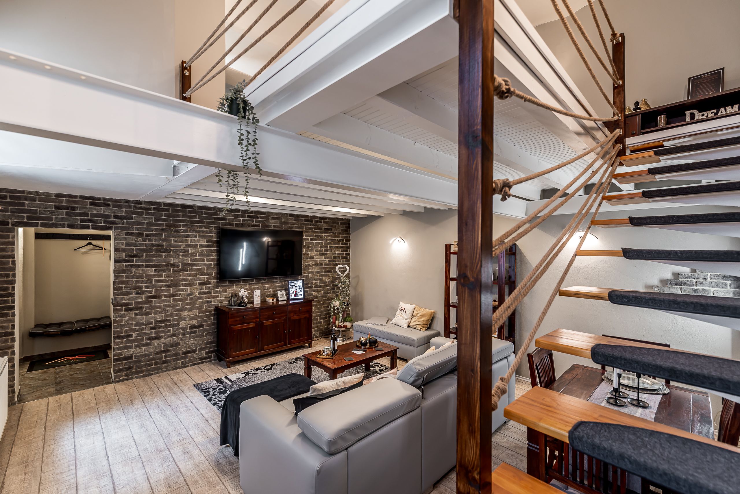 Apartament de 90 mp (conform CF), parter, ultracentral, tip loft — fotografia 10