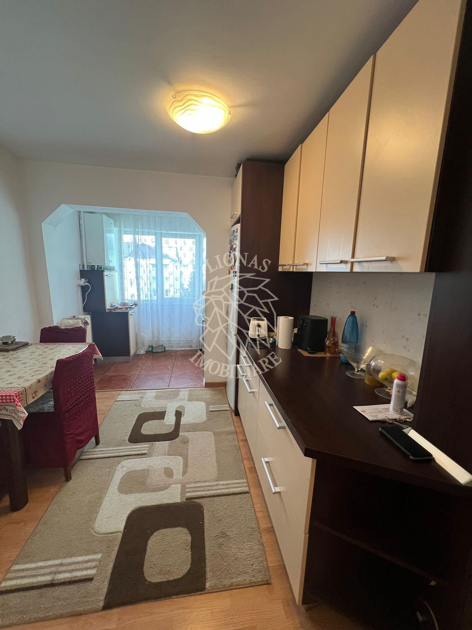 Apartament decomandat 2 camere-balcon-parcare-Stefan cel Mare