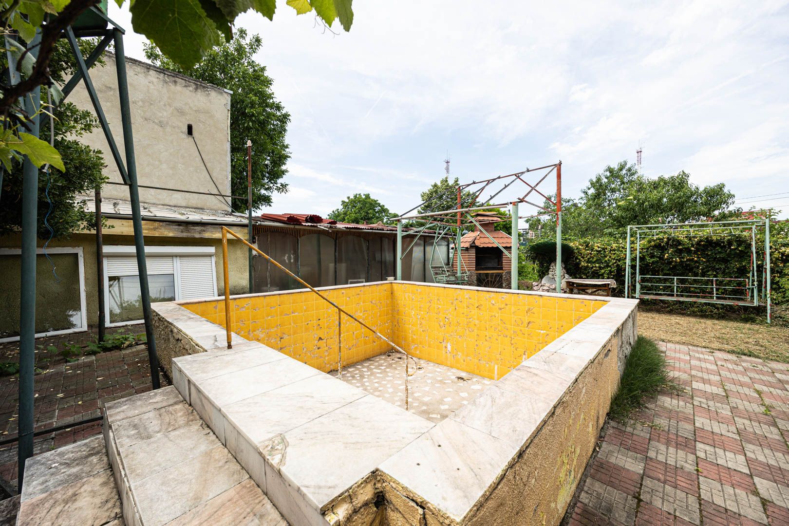 Proprietate cu vad excelent, lângă Spitalul Județean Arad. — fotografia 7