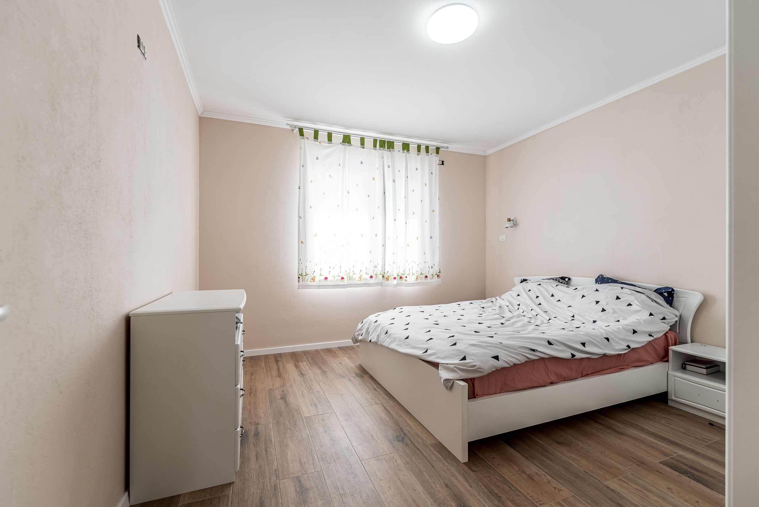 Casă noua, 2022, parter, 2 dormitoare Sânpaul, 10 km Arad — fotografia 8