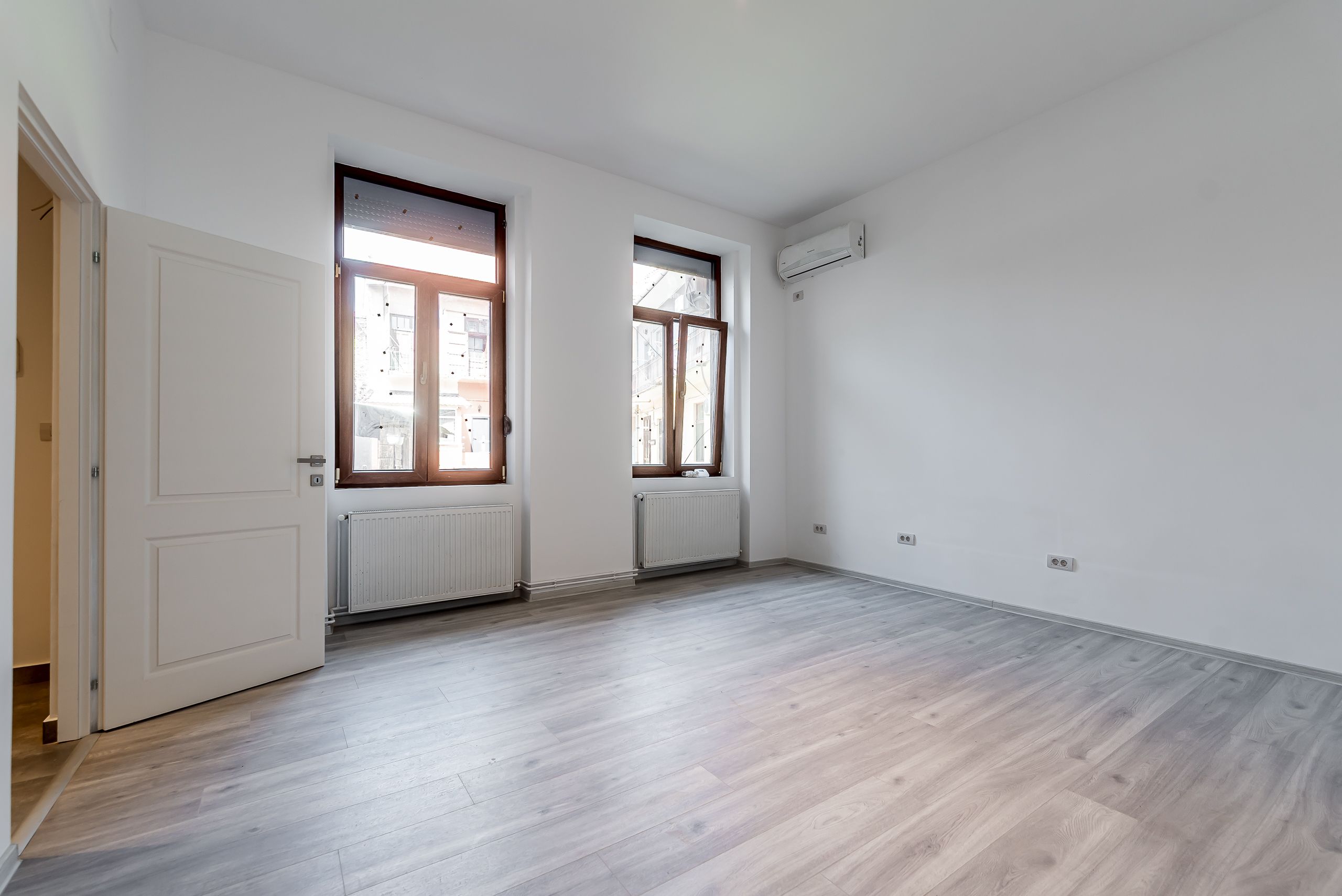 De vânzare apartmanent central | parter | renovat