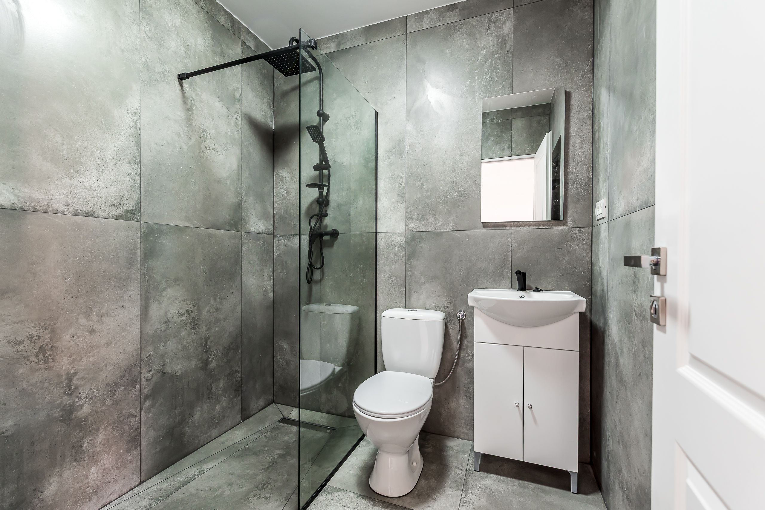 De vânzare apartmanent central | parter | renovat — fotografia 3
