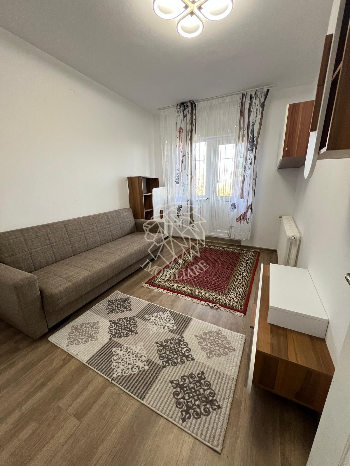Apartament 2 camere-balcon-curte comuna-parcare-Zona Spalatoria Mara