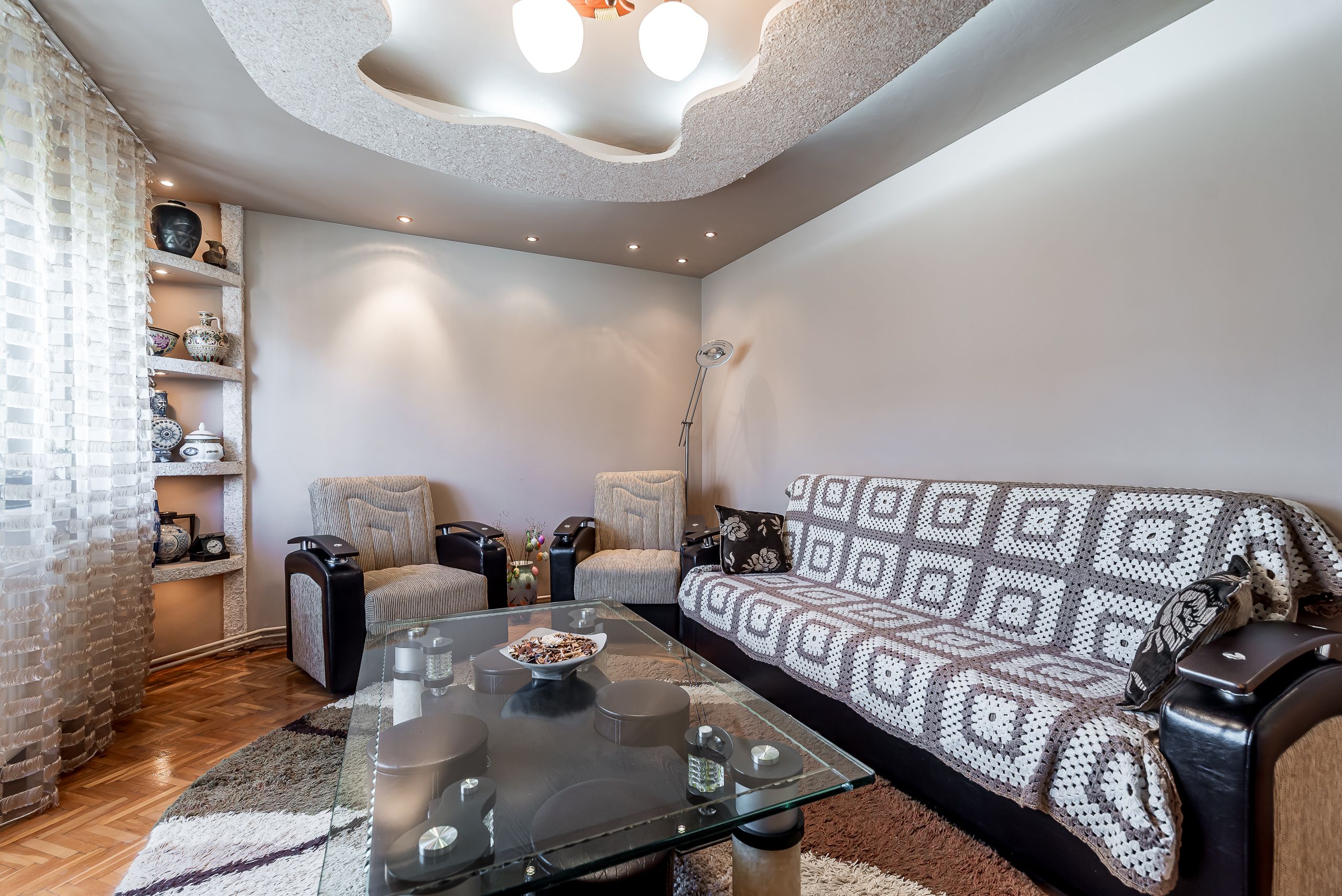 Apartament 3 camere Micalaca 300. Vedere superbă spre Mureș — fotografia 3