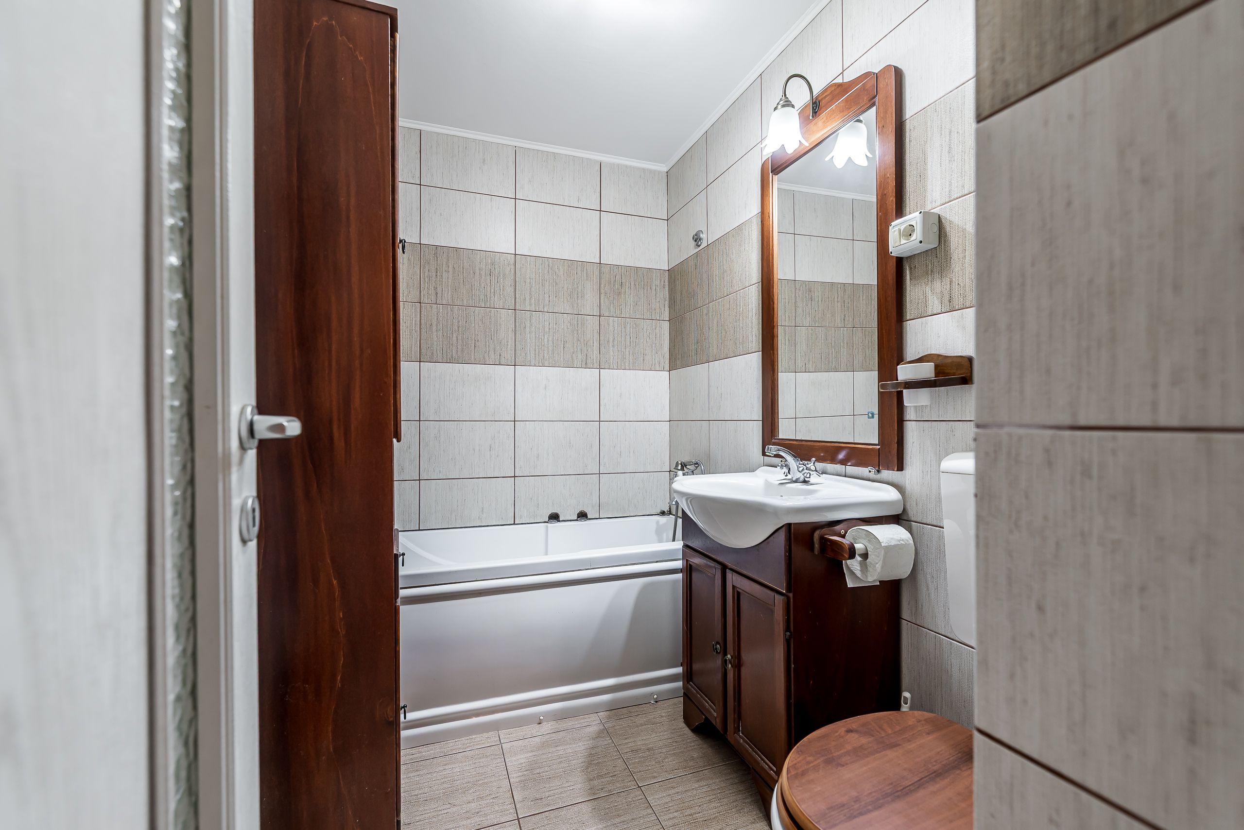 REZERVAT!! Apartament 3 camere Micalaca 300. Vedere superbă — fotografia 10