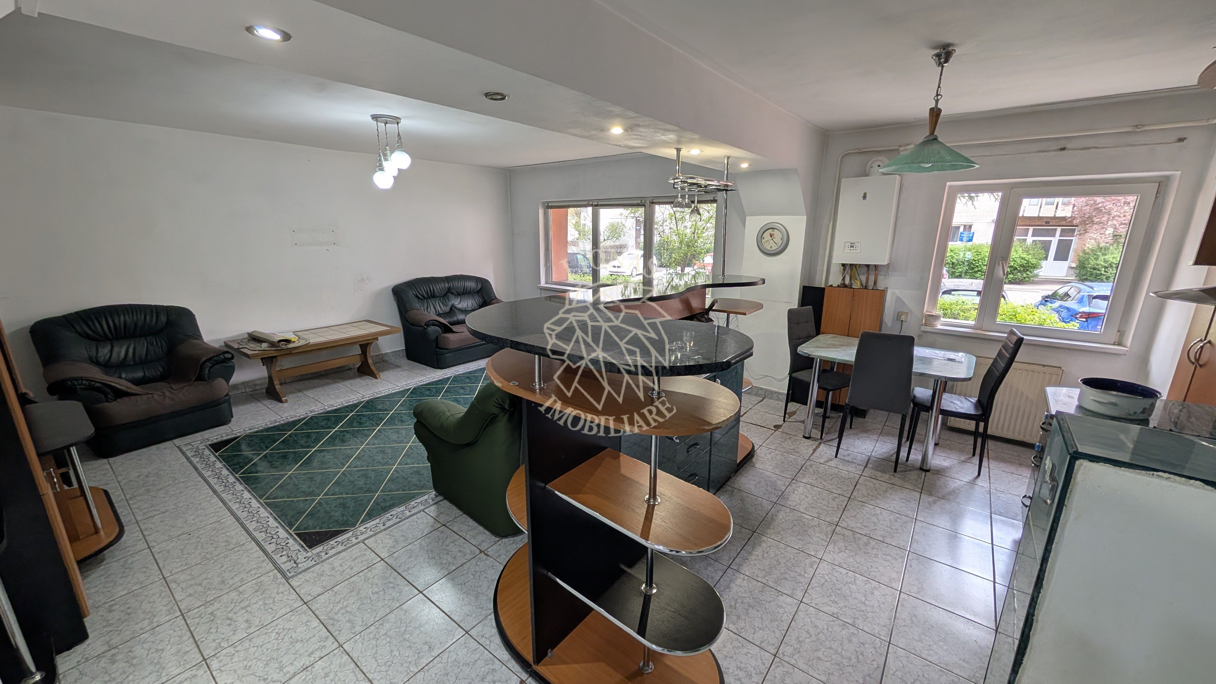 Apartament 4 camere 100 mp-balcon-parcare-beci-Central