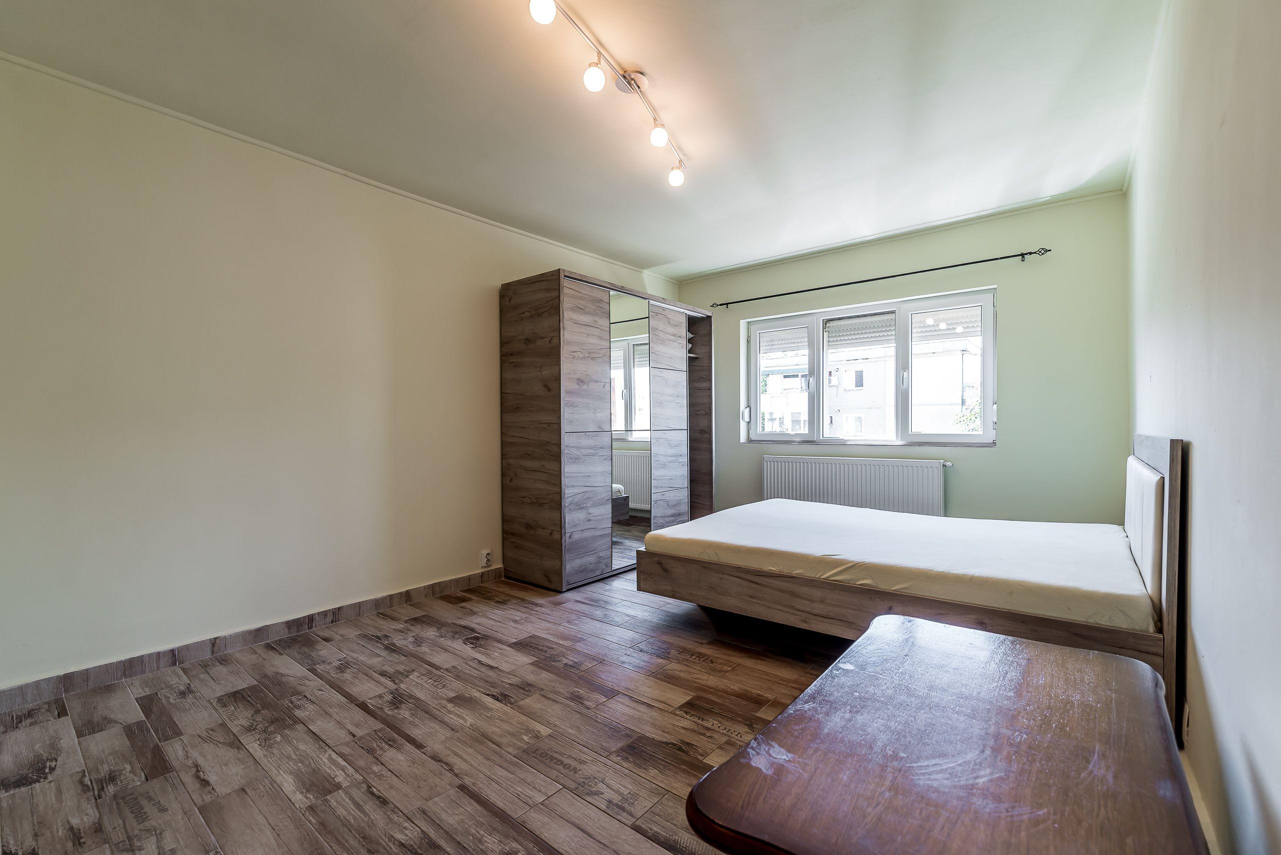 REZERVAT! Ap 2 camere, renovat, 2 balcoane. Cartier Alfa Arad — fotografia 6