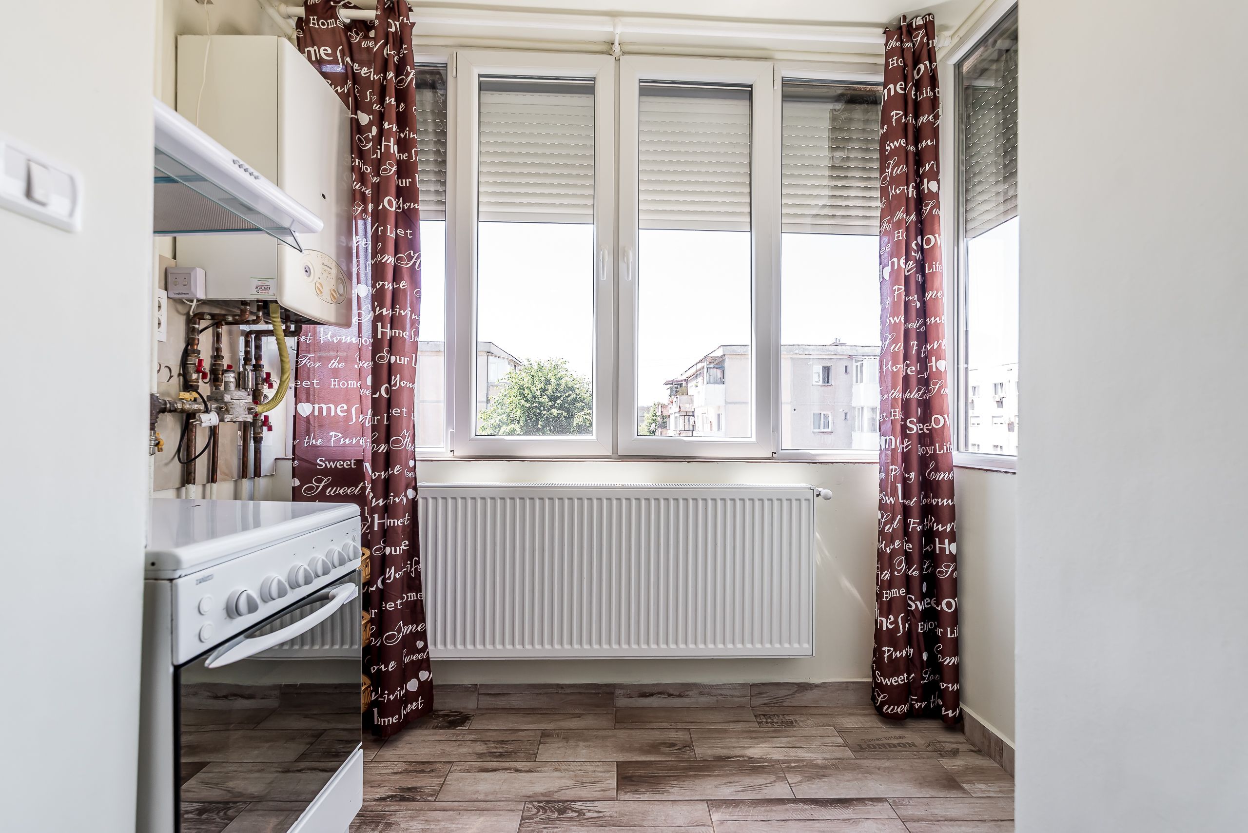 REZERVAT! Ap 2 camere, renovat, 2 balcoane. Cartier Alfa Arad — fotografia 5