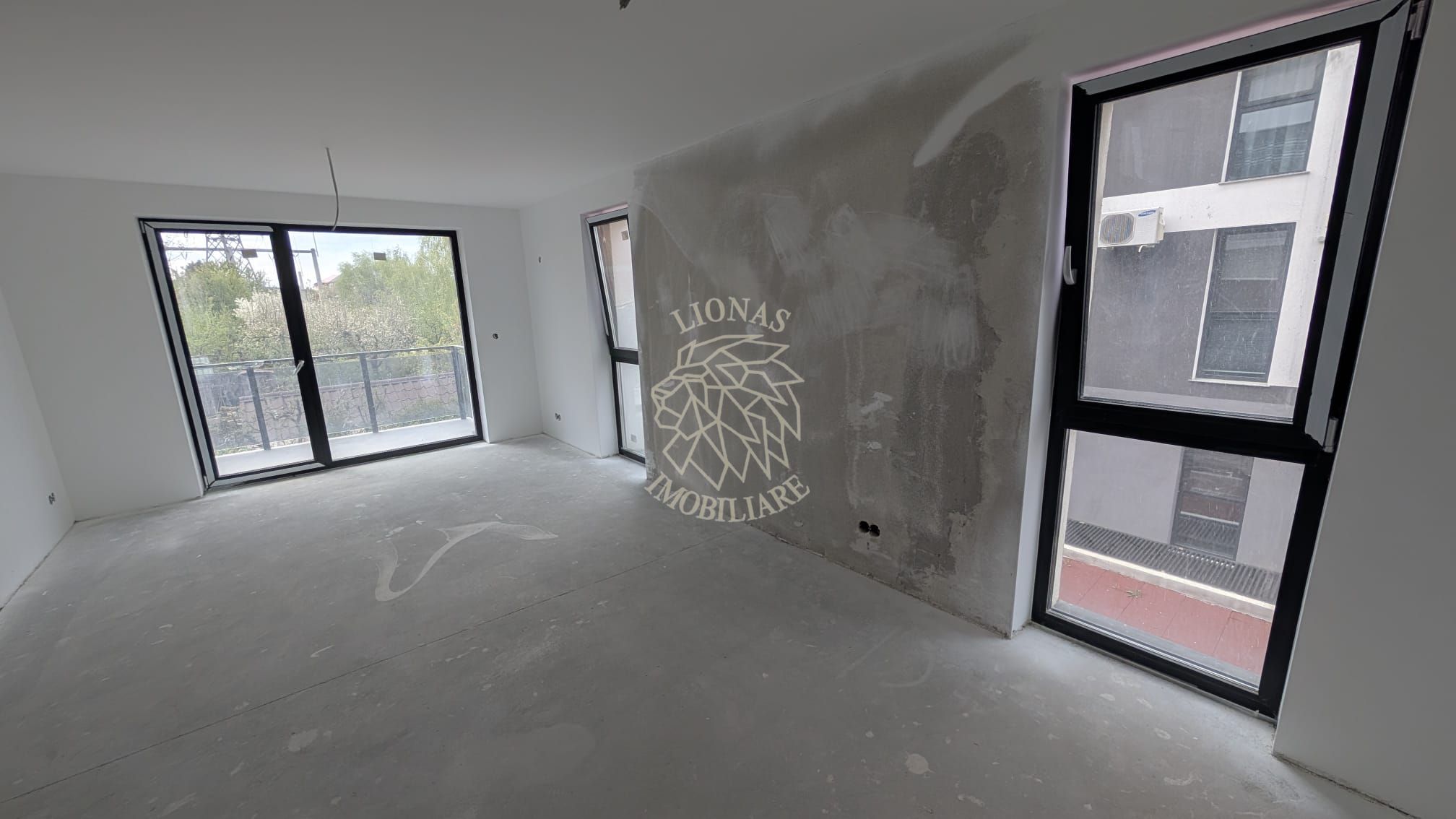 Apartament Ultrafinisat 3 camere-balcon-etaj 1-lift-Calea Moldovei