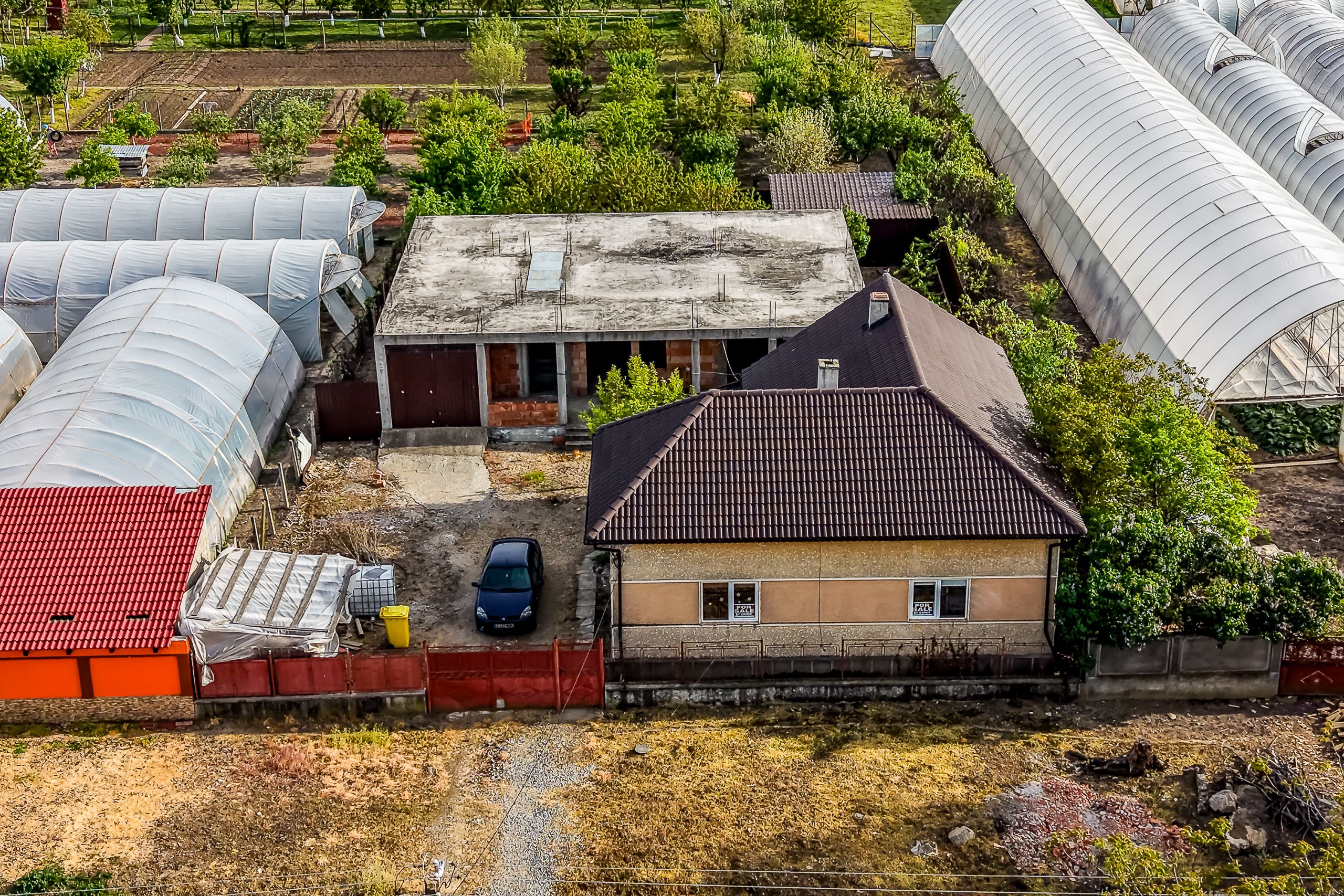 Casă finisată + casă în construcție, la același preț! — fotografia 2