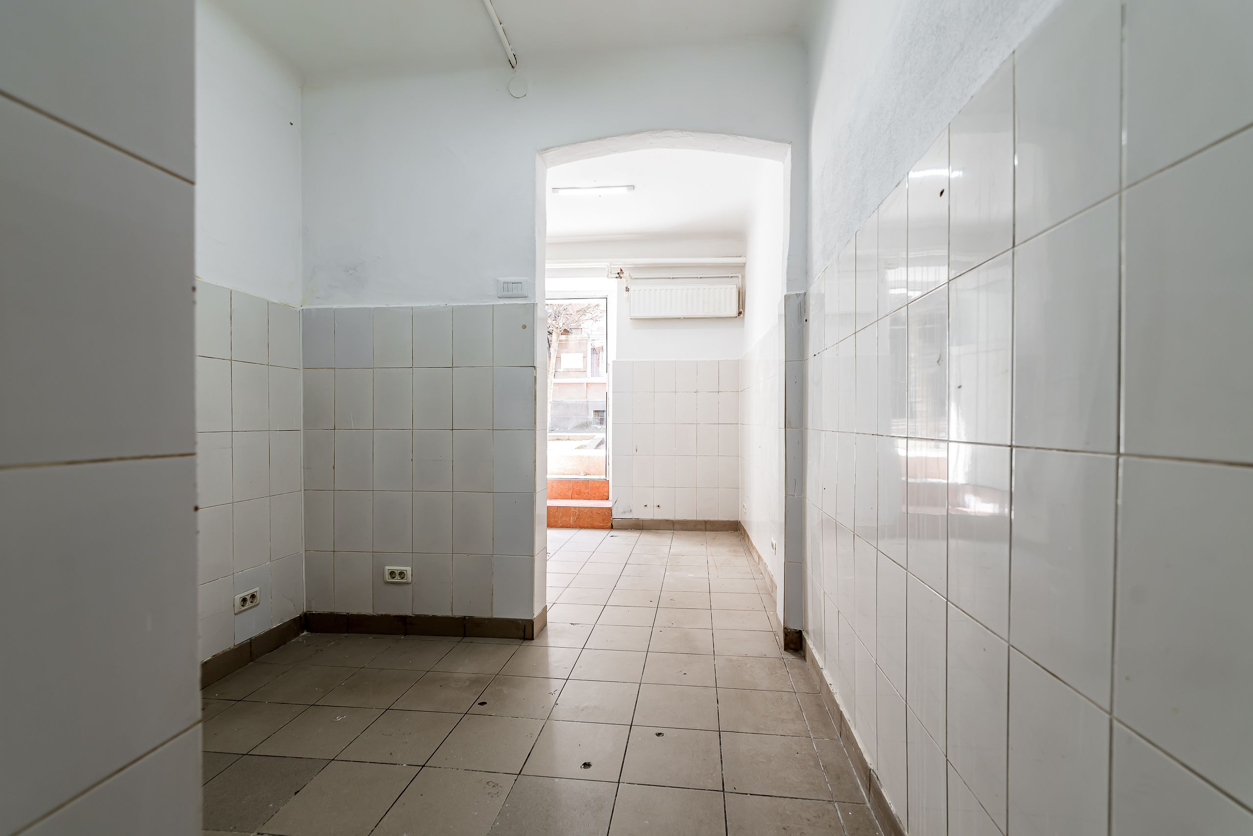 Spațiu comercial cu acces stradal, pe b-dul Decebal, ideal investiție — fotografia 6
