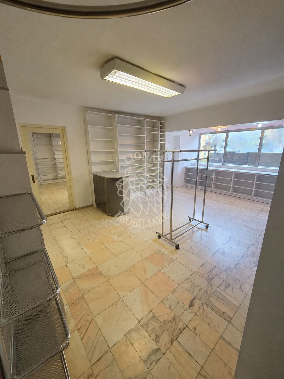 Spatiu comercial 40 mp la strada-ideal magazin, salon, florarie-Han