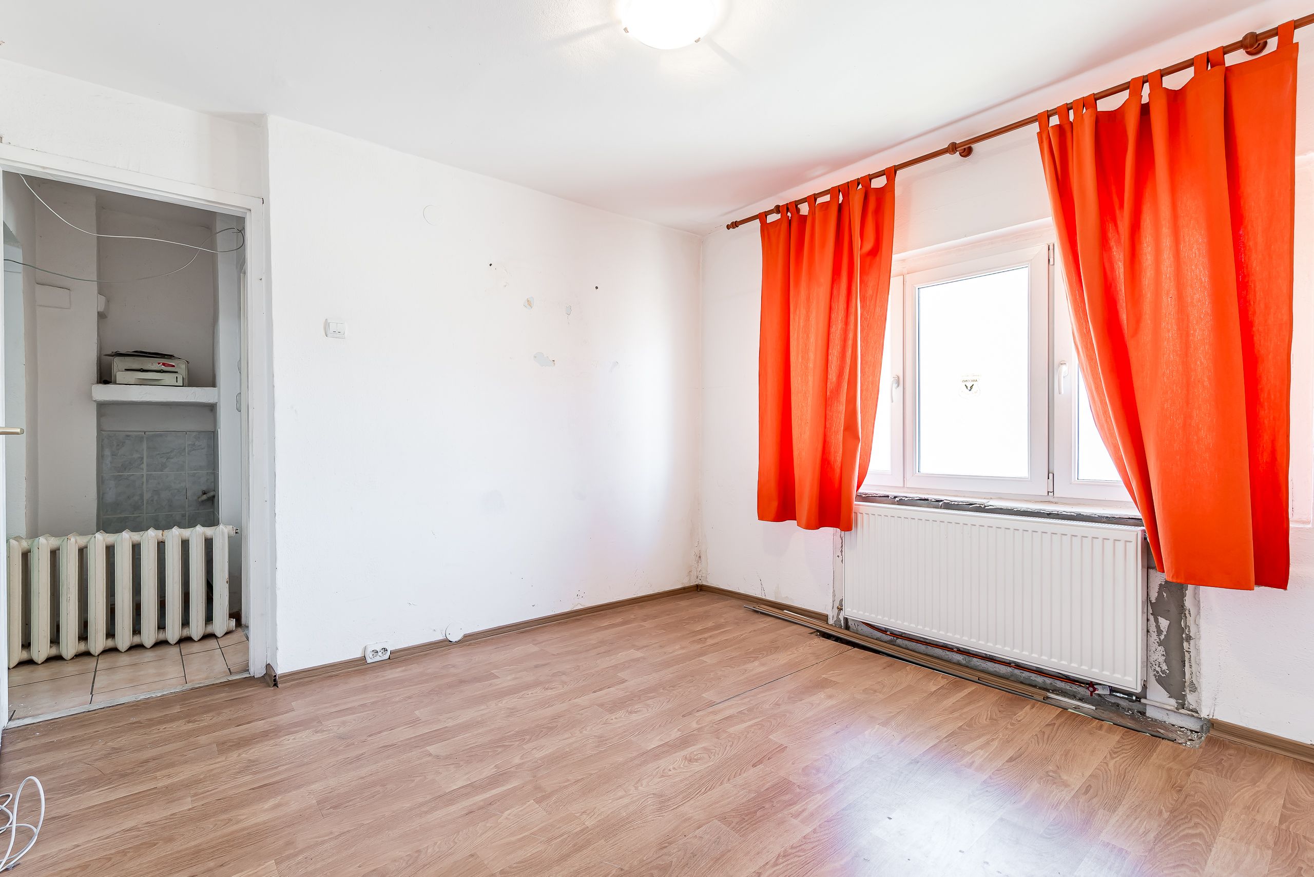 VANDUT! Apartament 2 camere, decomandat | Str Banul Maracine — fotografia 3