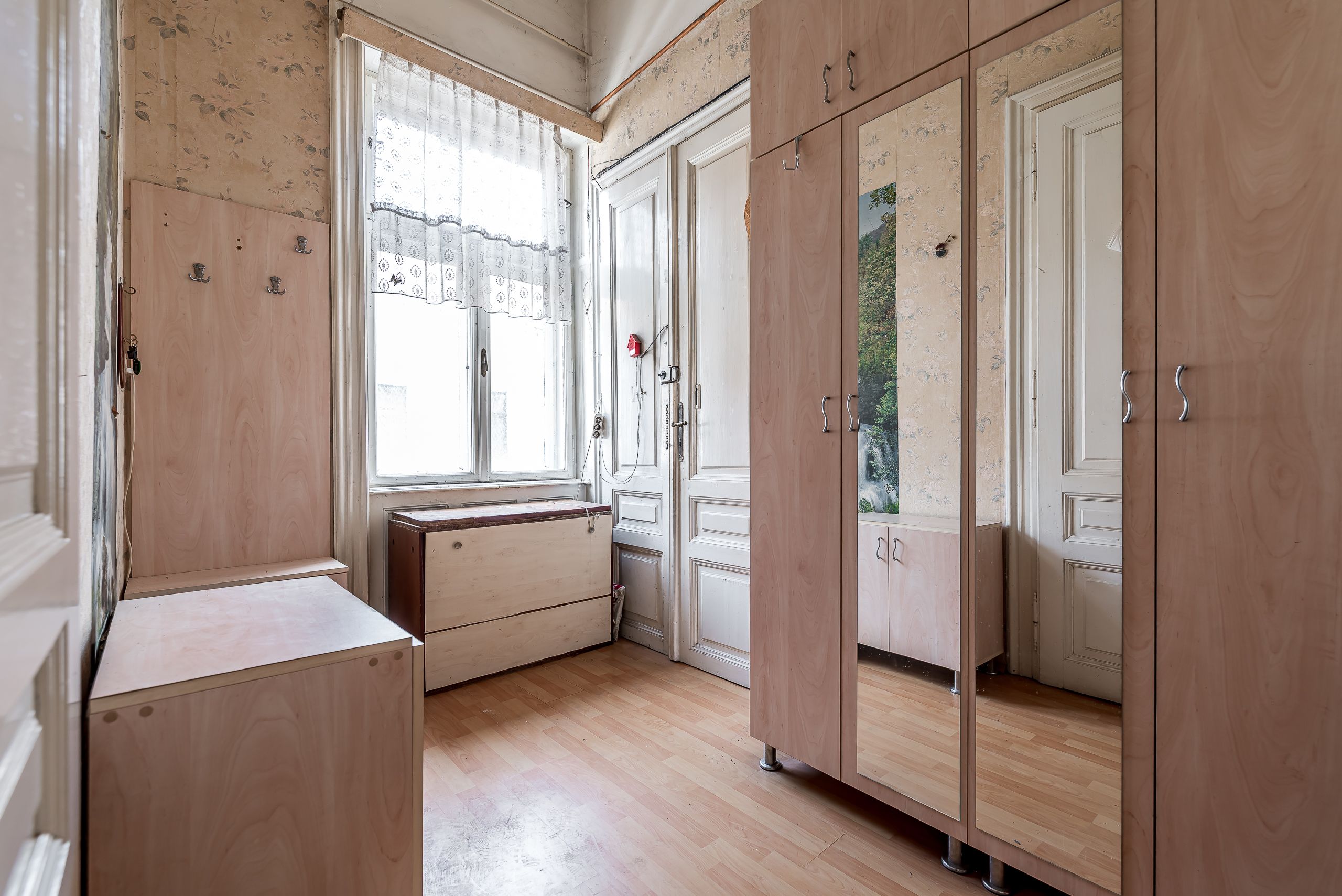 Apartament 98 mp pe bulevardul Decebal, fatada renovata Comision 0 — fotografia 5