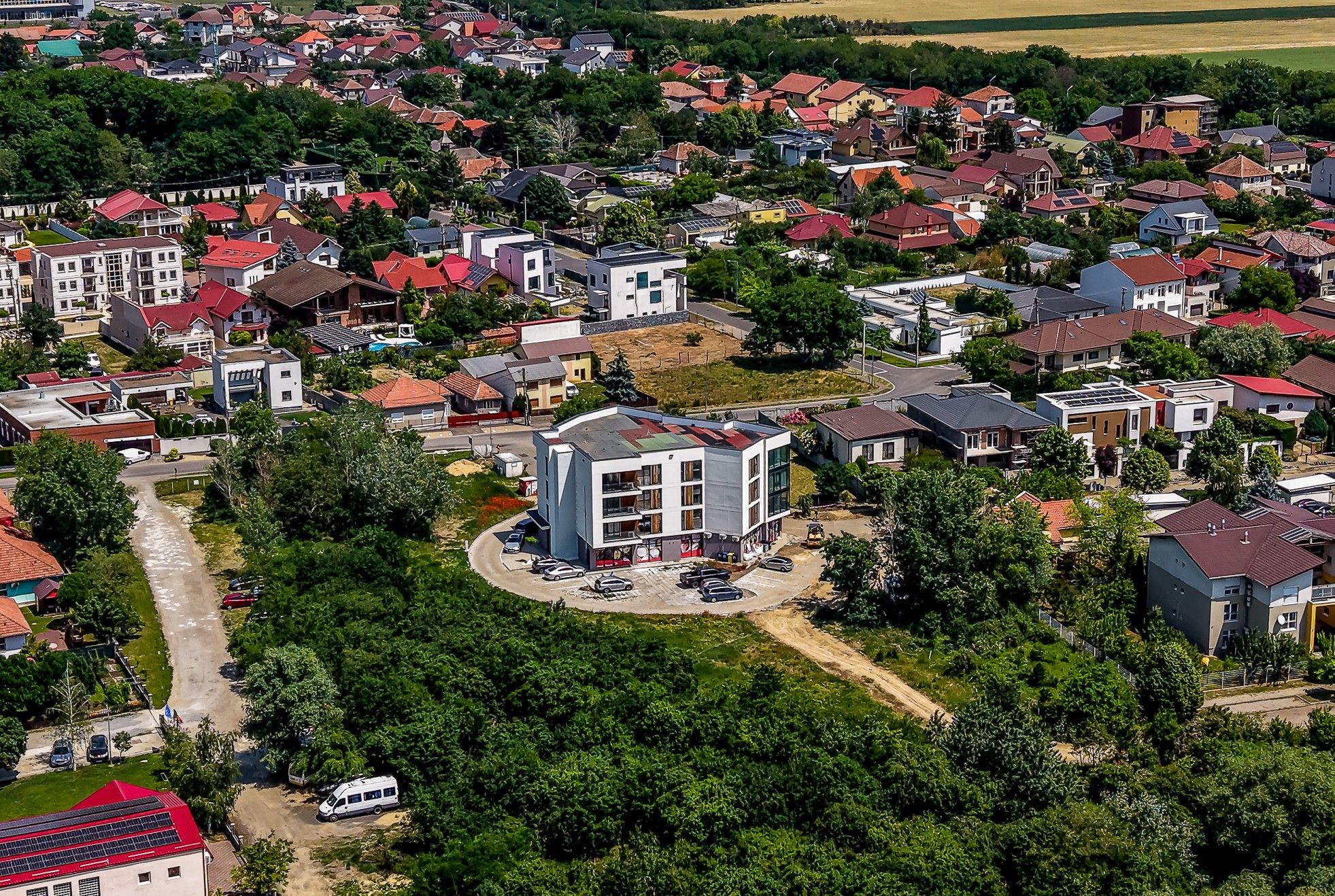 65 mp utili, bloc nou, lift și parcare inclusă. În Subcetate. — fotografia 3