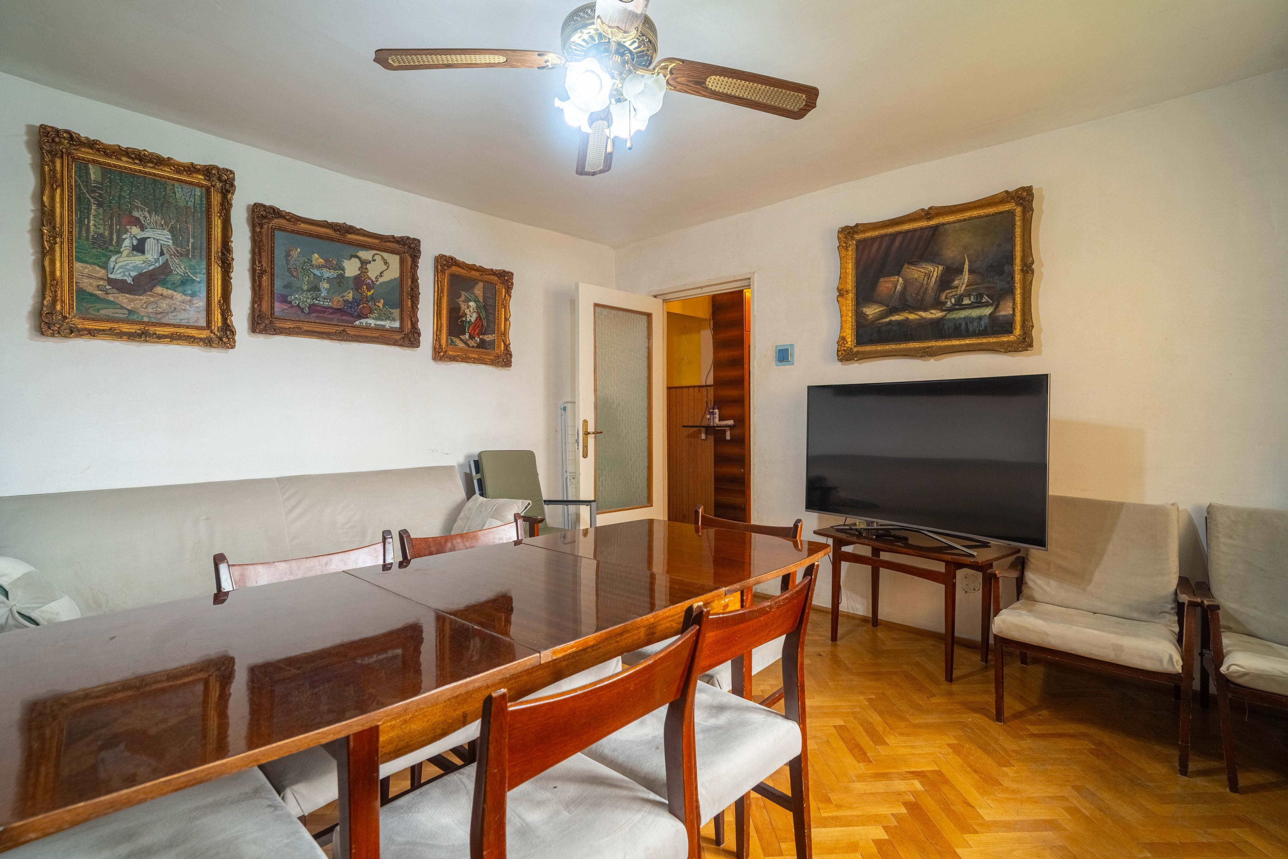 Apartament spațios cu 4 camere – Zona Boul Roșu 0% COMISION — fotografia 1