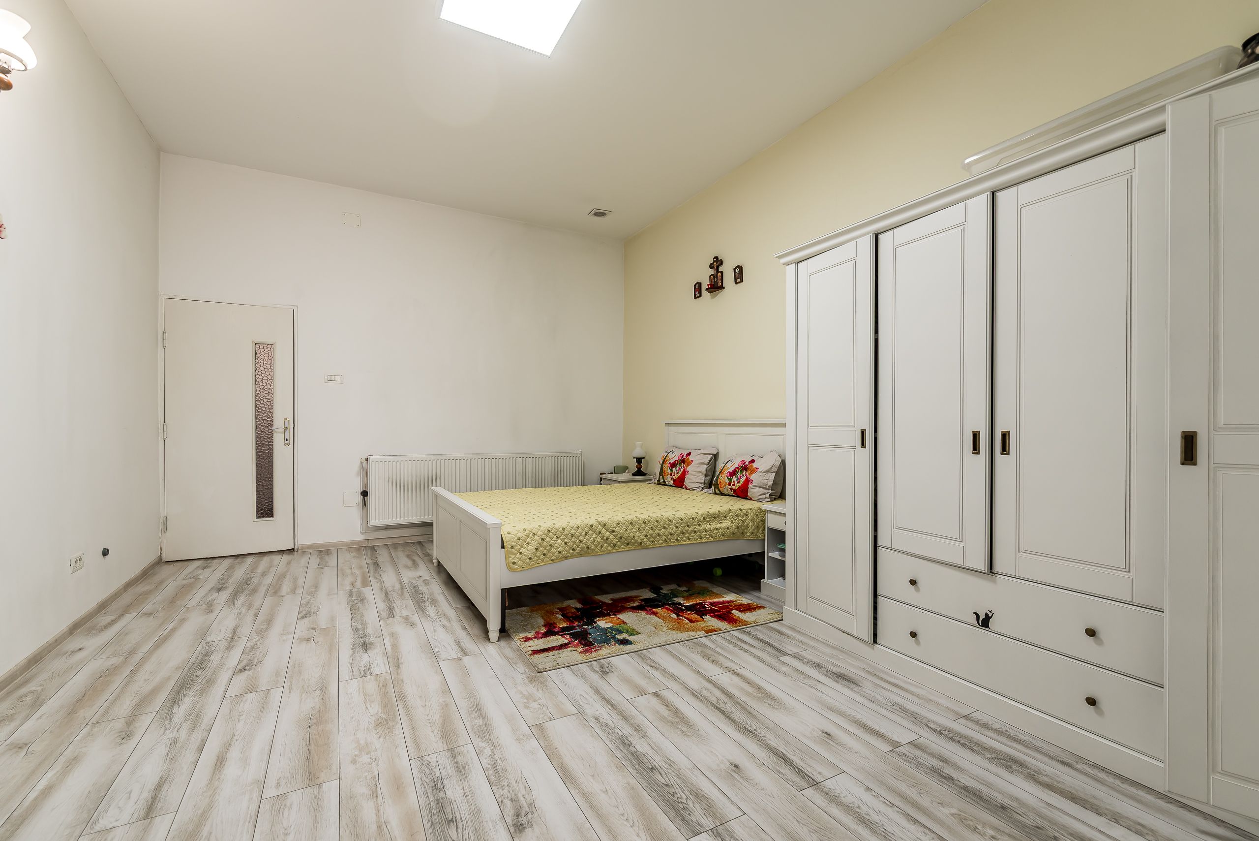 Centrul orașului, spațiu generos 2 camere, str O. Goga. — fotografia 3