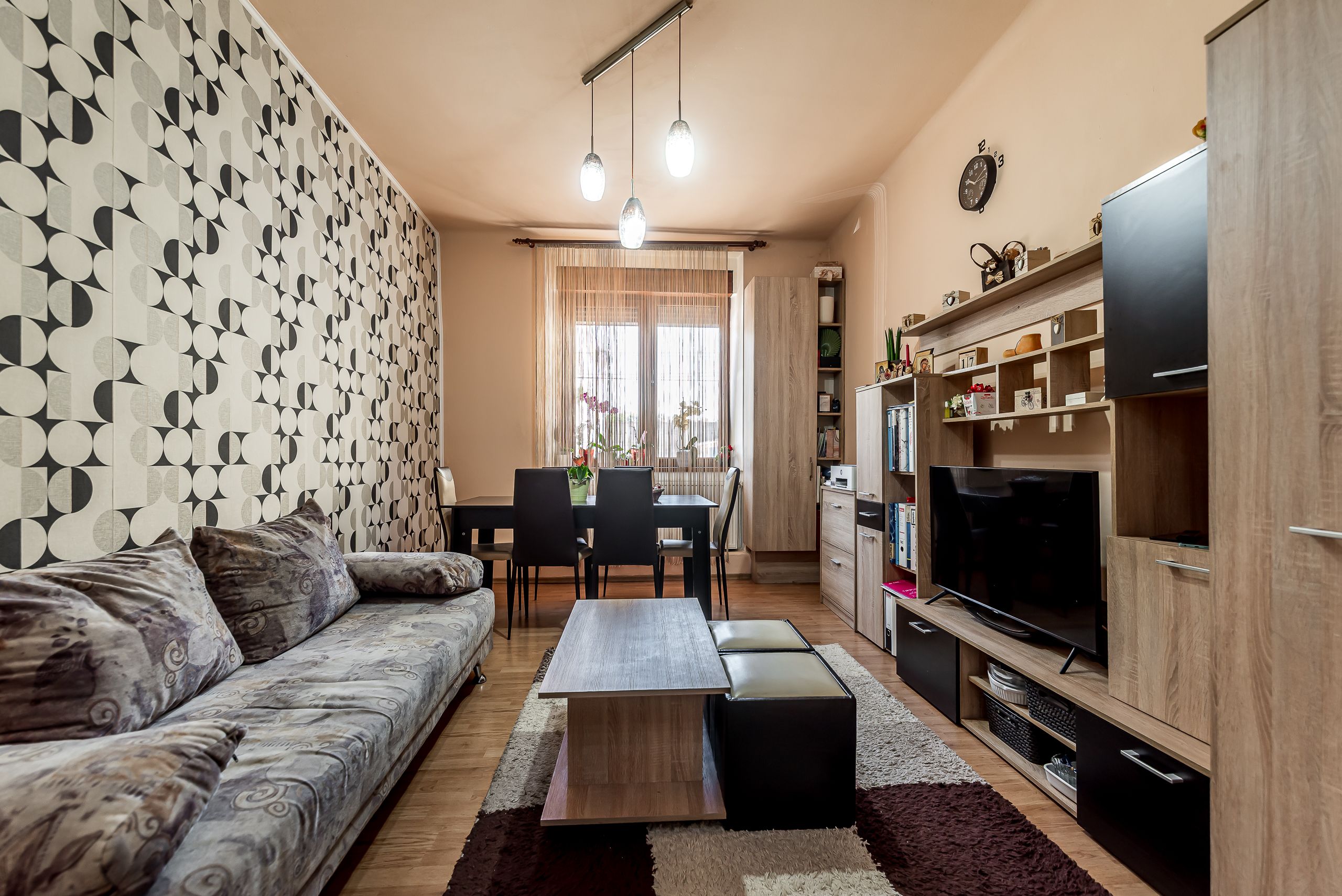 Apartament în centru cu acces auto și garaj propriu — fotografia 2