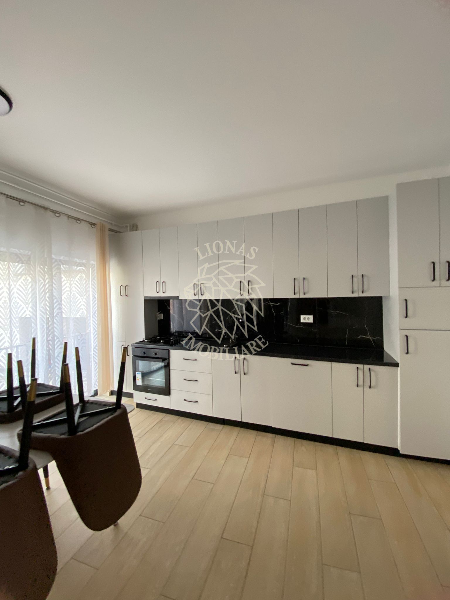 Apartament de Lux 2 camere 50 mp-parcare-Central