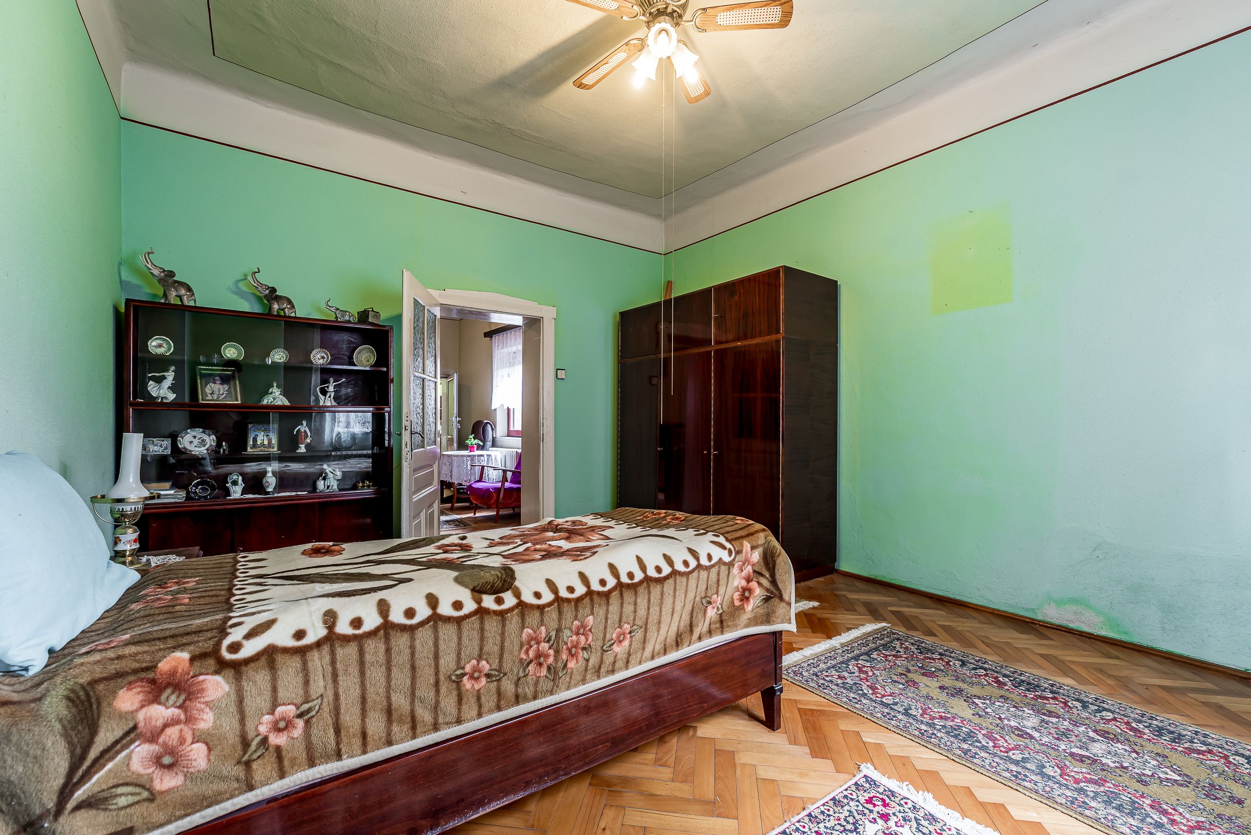 Casă cu teren de 370 mp în Zona Funcționarilor — fotografia 3