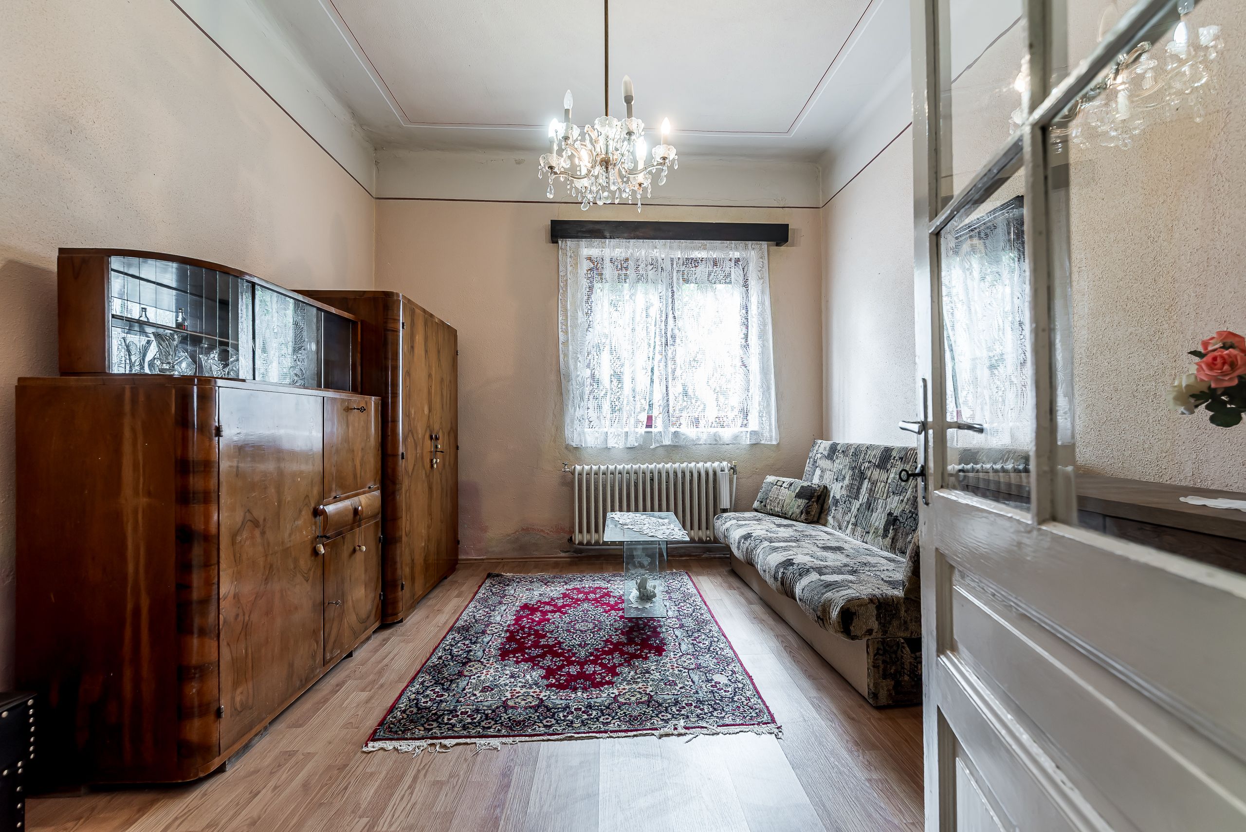 Casă cu teren de 370 mp în Zona Funcționarilor — fotografia 2