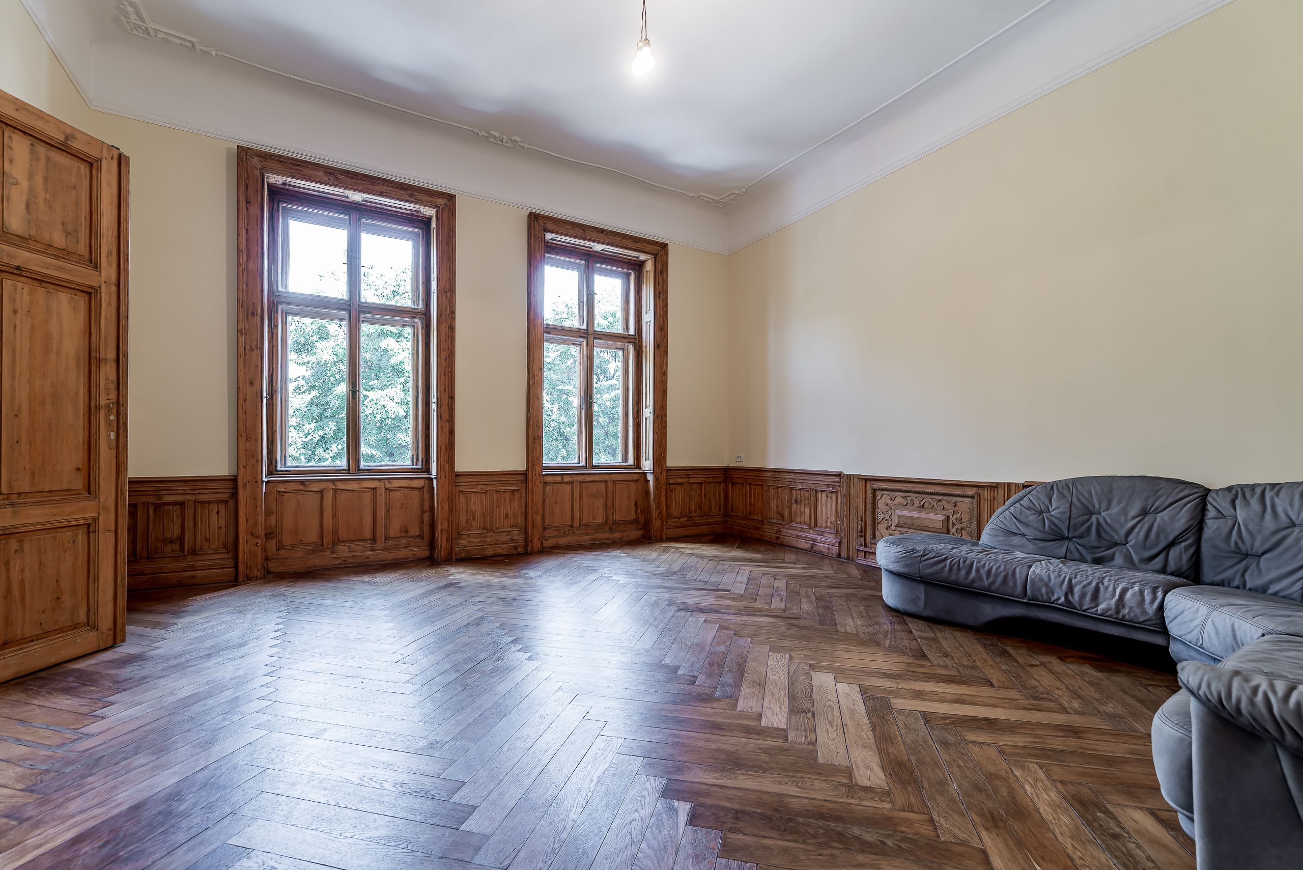 Apartament istoric pe Bulevardul Revoluției — fotografia 3