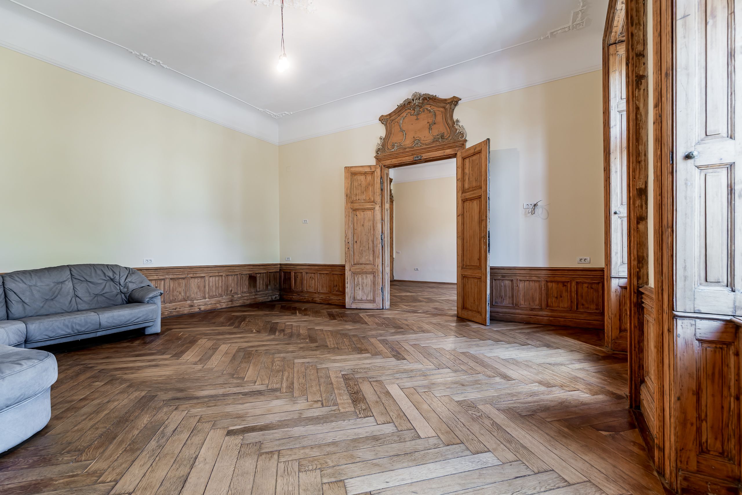 Apartament istoric pe Bulevardul Revoluției — fotografia 4