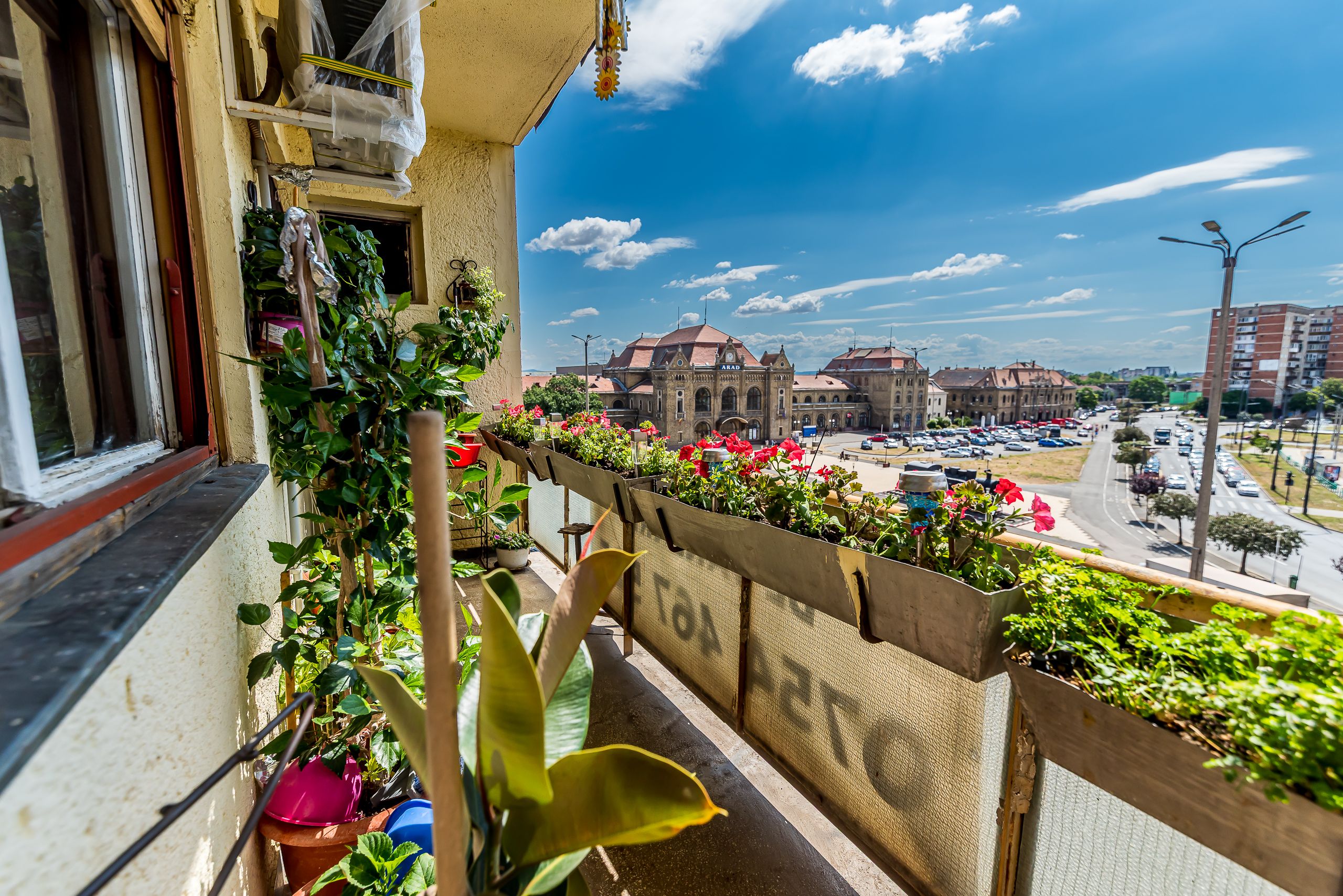 Apartament cu 4 camere decomandat cu vedere panoramica — fotografia 1