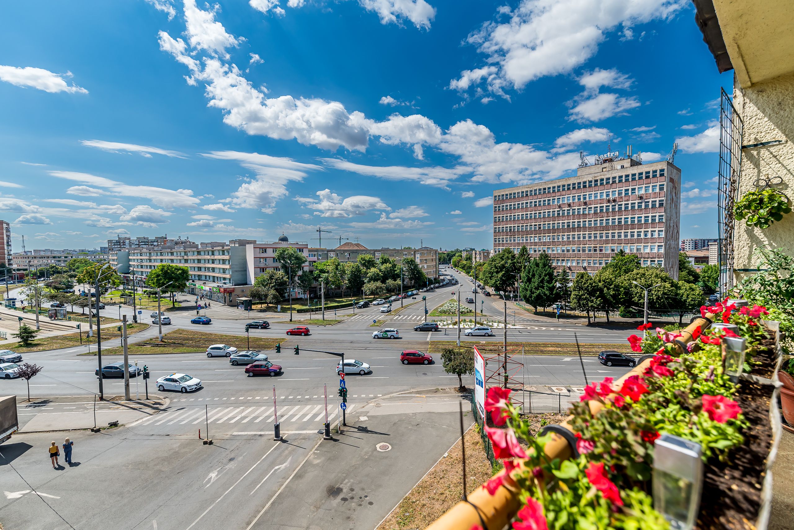 Apartament cu 4 camere decomandat cu vedere panoramica — fotografia 1