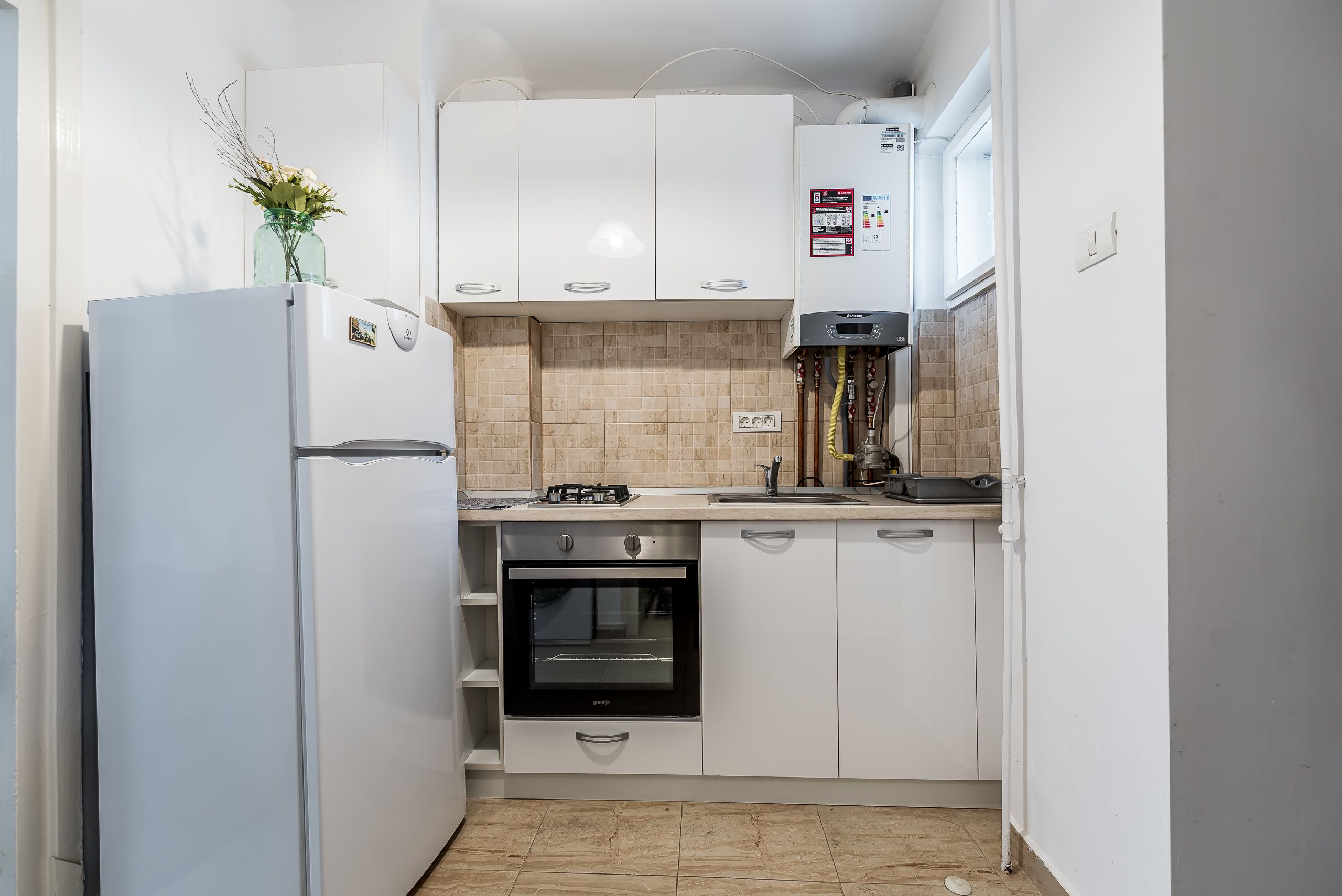 Câștigi o oră pe zi! Apartament cu 2 camere ultracentral, etaj 2 — fotografia 4