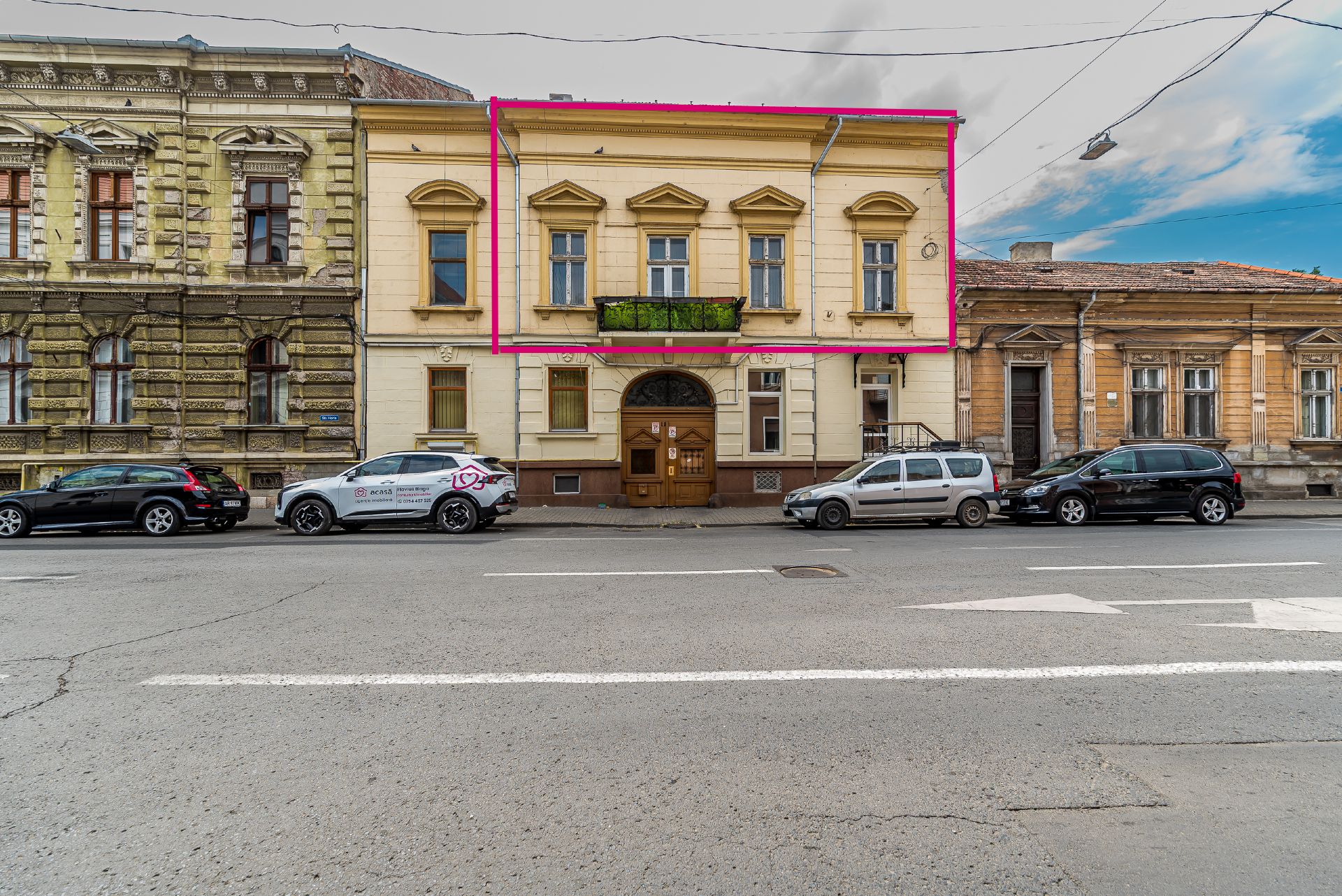 RAR pe piata Apartament cu 3 camere si balcon pe strada Horia — fotografia 1