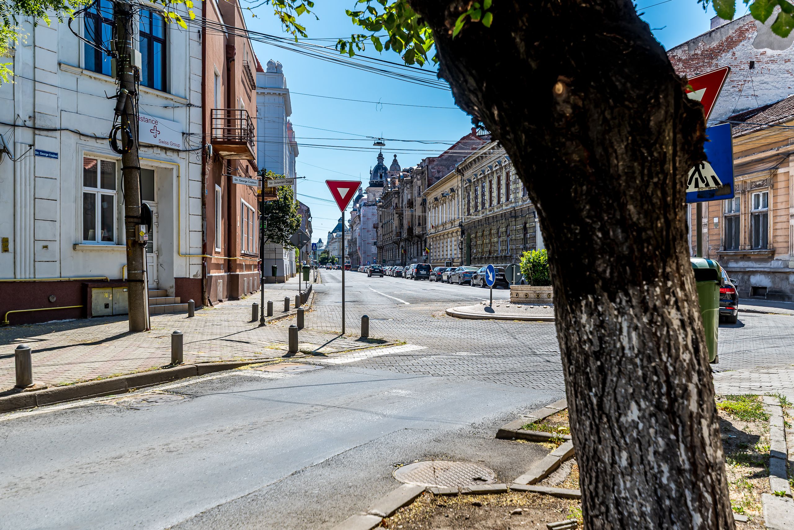 Apartament cu 4 camere si terasa si curte proprie, langa primarie — fotografia 10