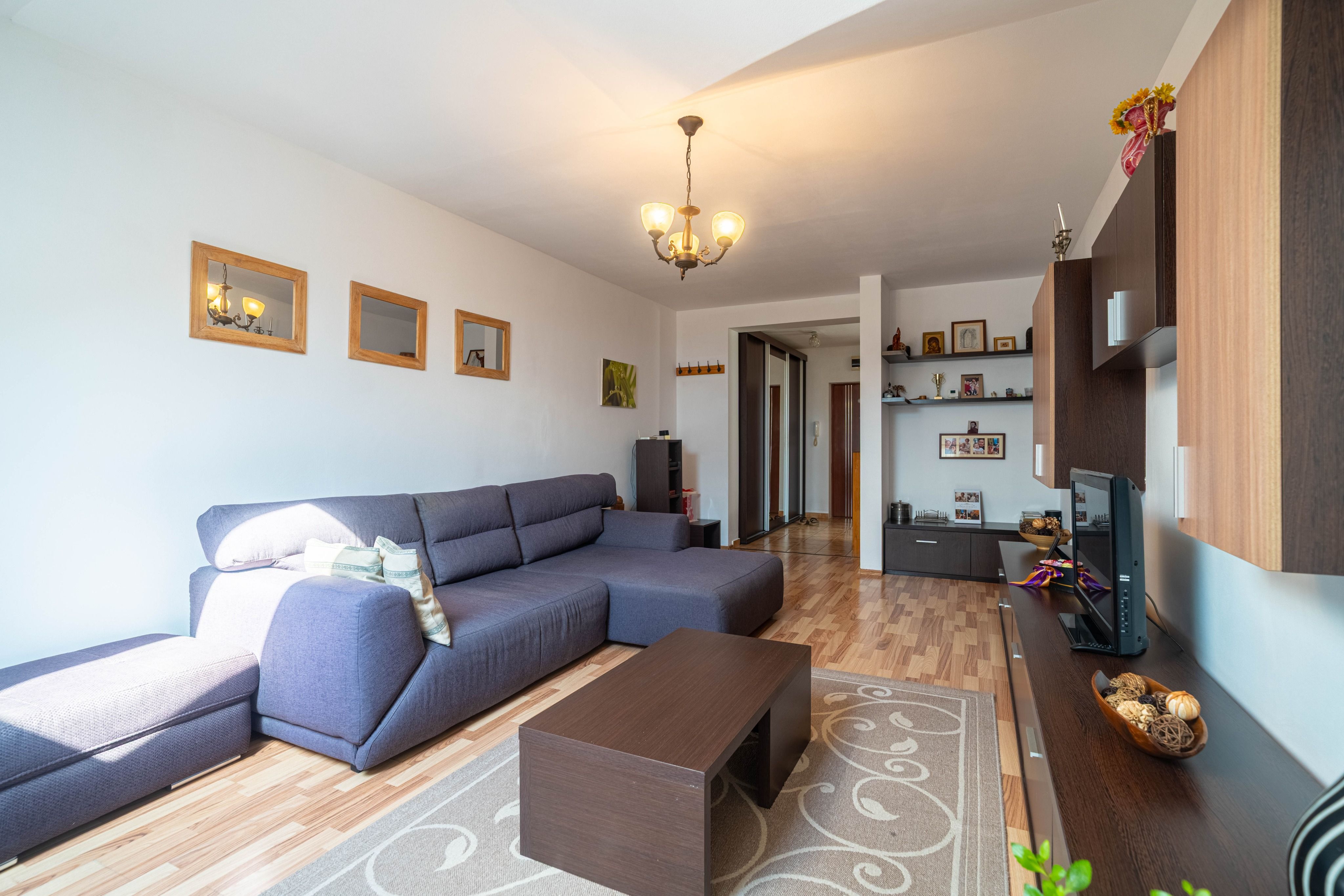 Apartament 2 camere spațios | Bloc 2007 | Parcare & cheltuieli mici